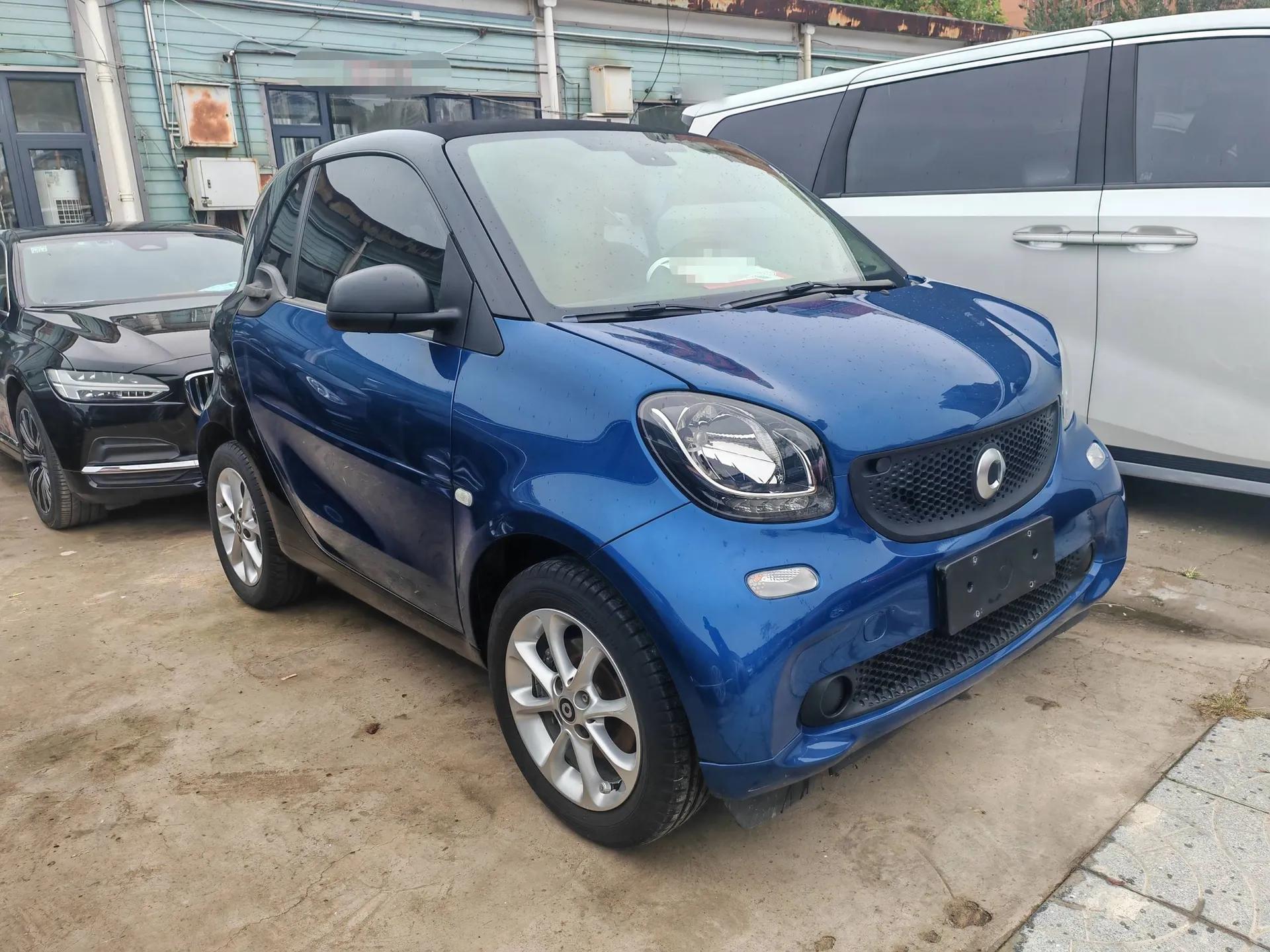 smart fortwo 2018 1.0L 52kW Hardtop Dynamic Version China V — миниатюра 3