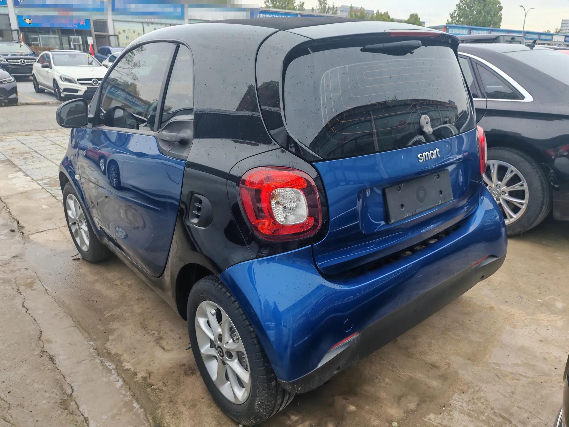 smart fortwo 2018 1.0L 52kW Hardtop Dynamic Version China V — миниатюра 4