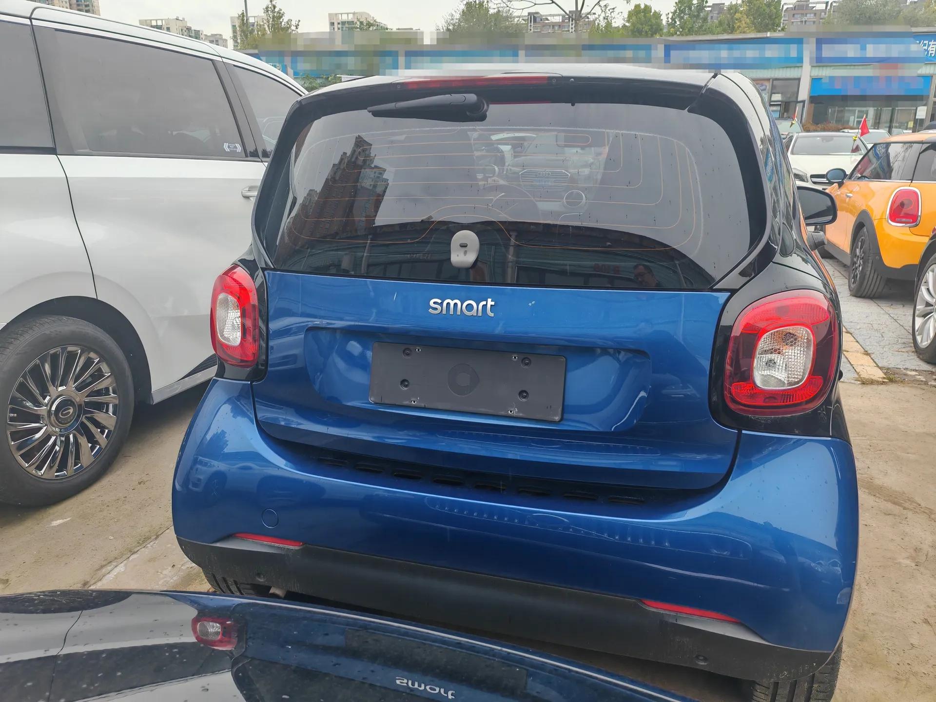 smart fortwo 2018 1.0L 52kW Hardtop Dynamic Version China V — миниатюра 5