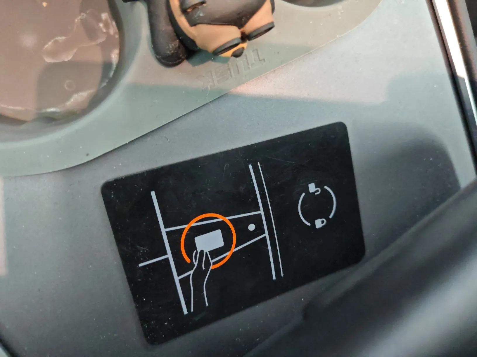 Tesla Model Y 2022 Rear-Wheel-Drive Version — миниатюра 22