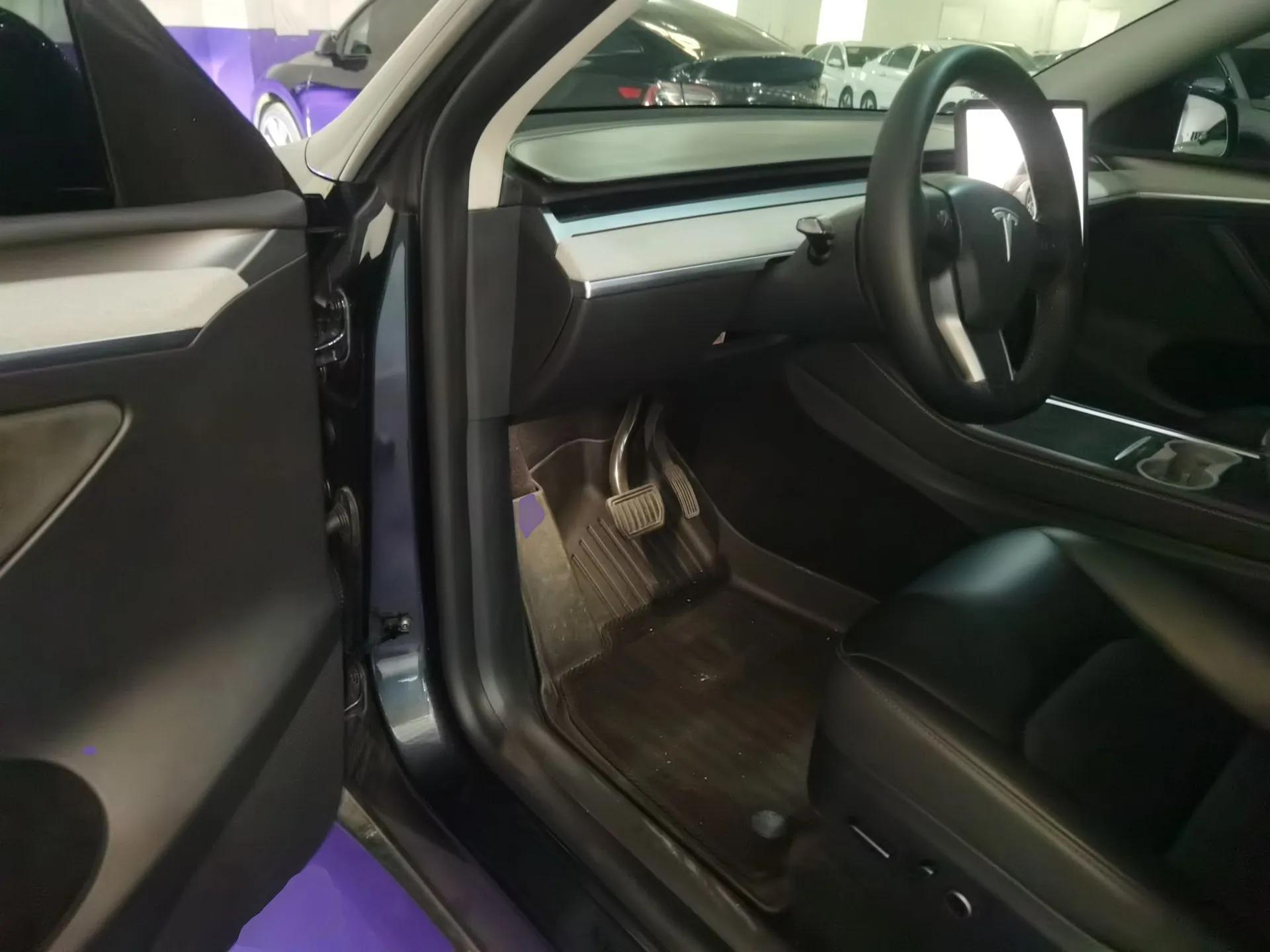 Tesla Model Y 2024 Rear-Wheel-Drive Version — миниатюра 18