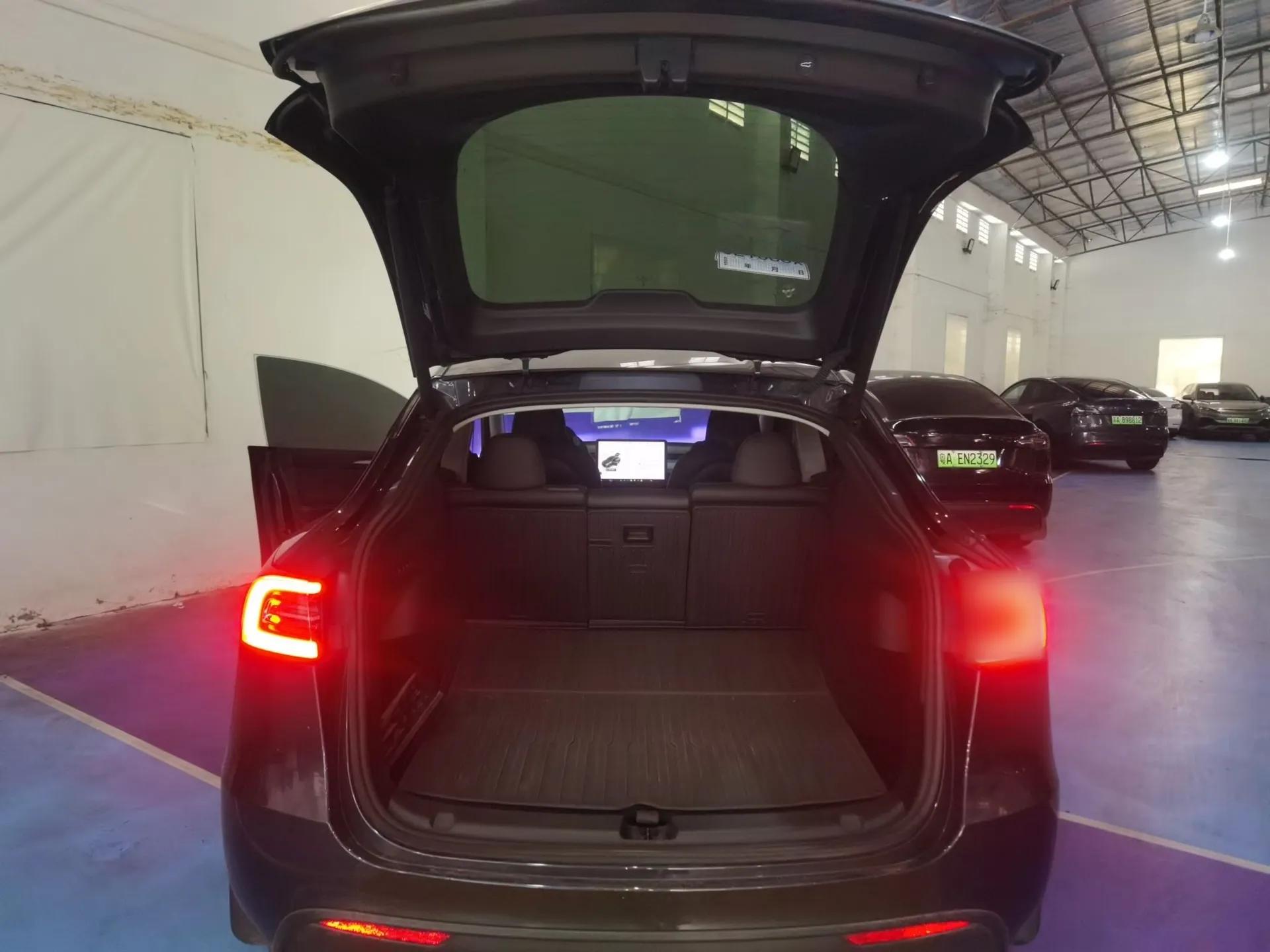 Tesla Model Y 2024 Rear-Wheel-Drive Version — миниатюра 21