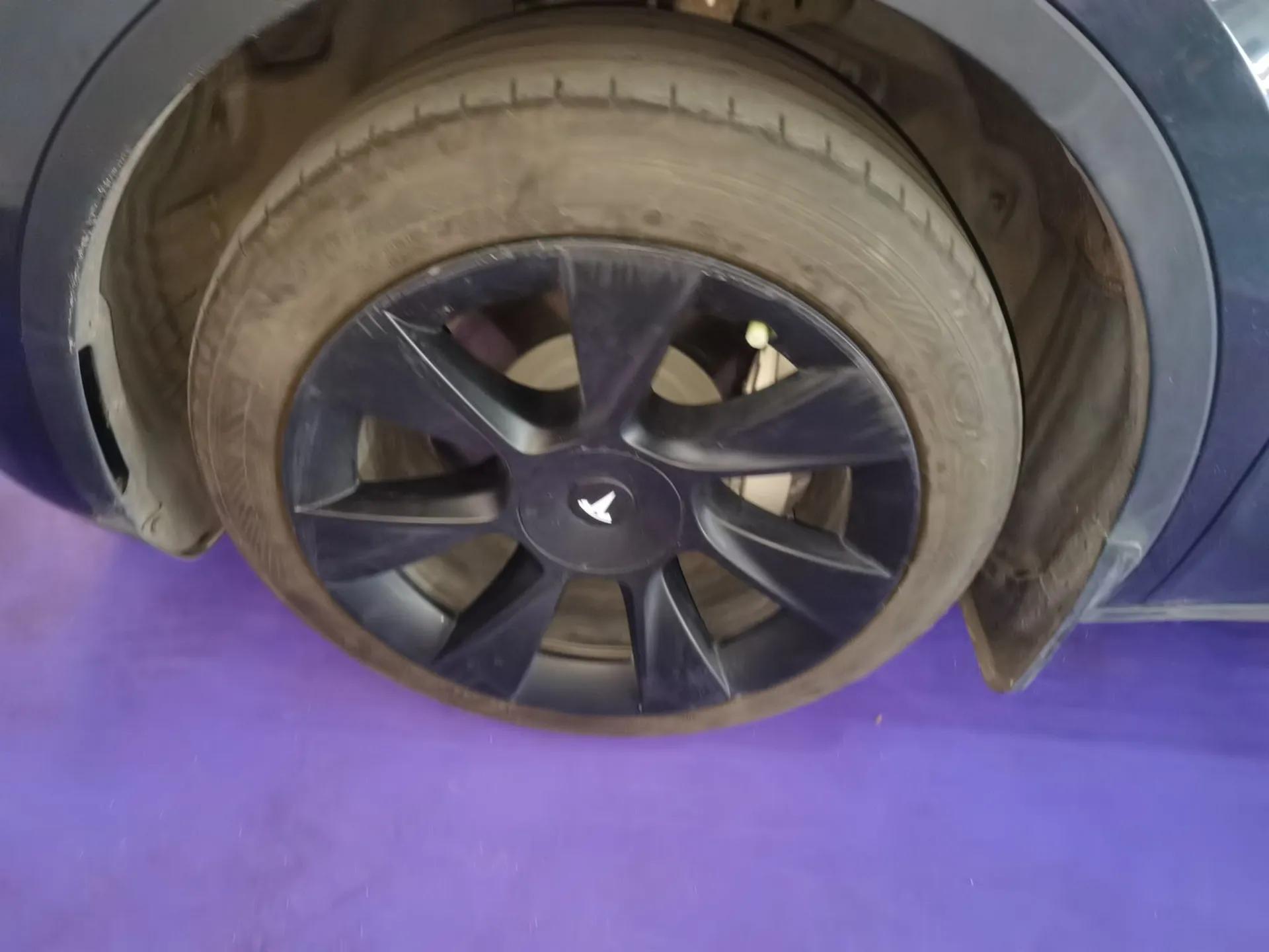 Tesla Model Y 2024 Rear-Wheel-Drive Version — миниатюра 9