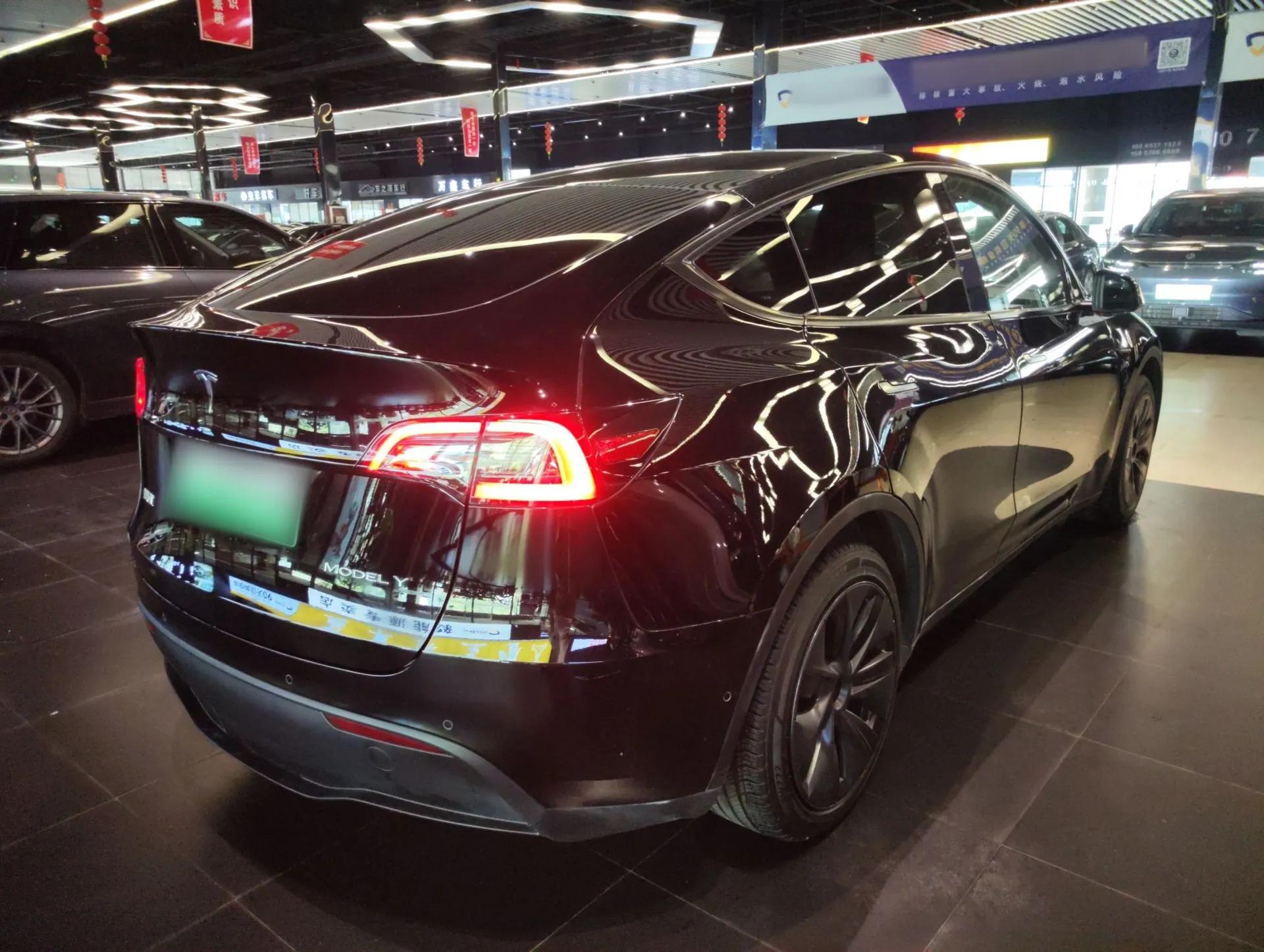Tesla Model Y 2023 Rear-Wheel-Drive Version — миниатюра 6