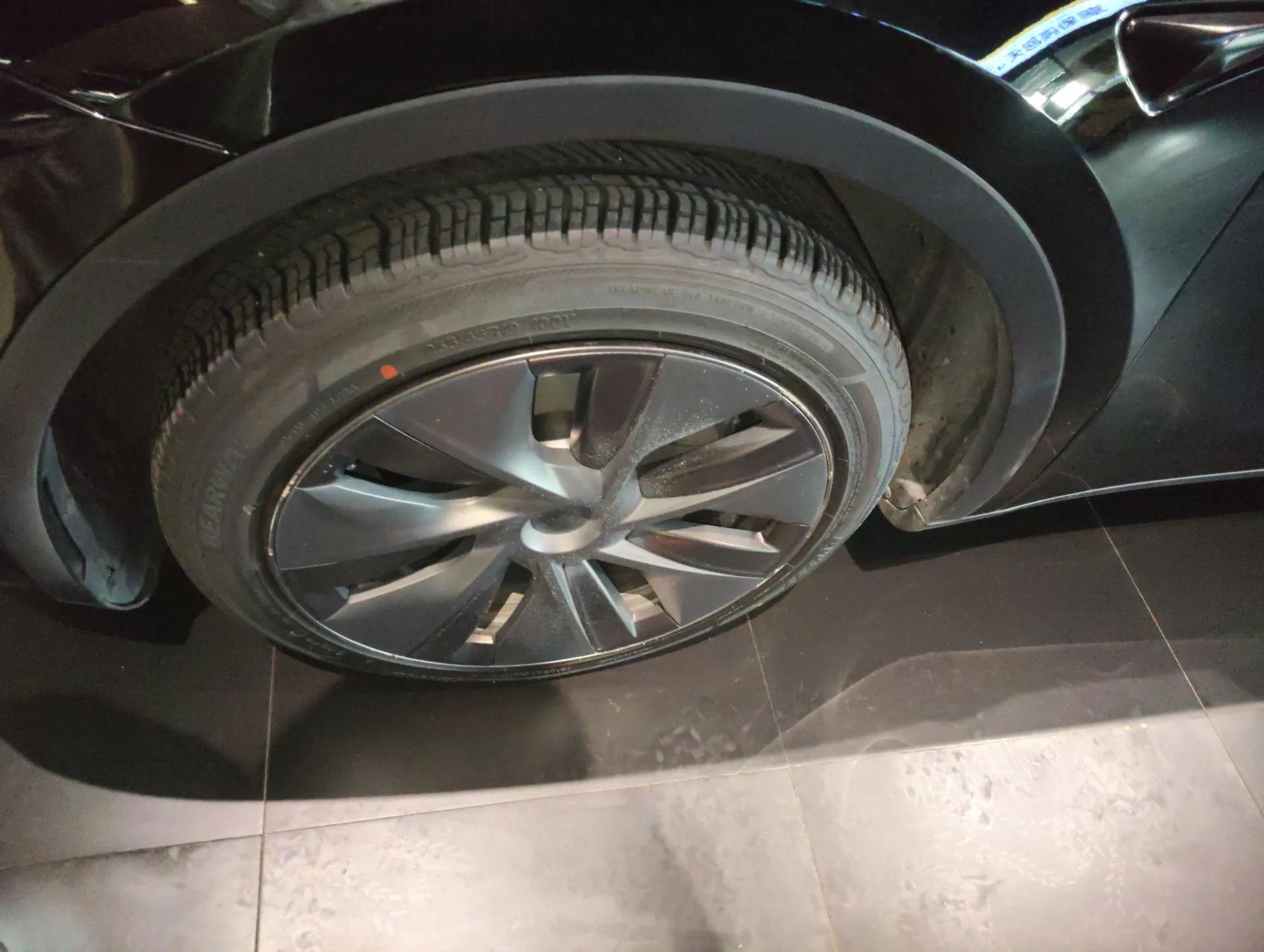 Tesla Model Y 2023 Rear-Wheel-Drive Version — миниатюра 8