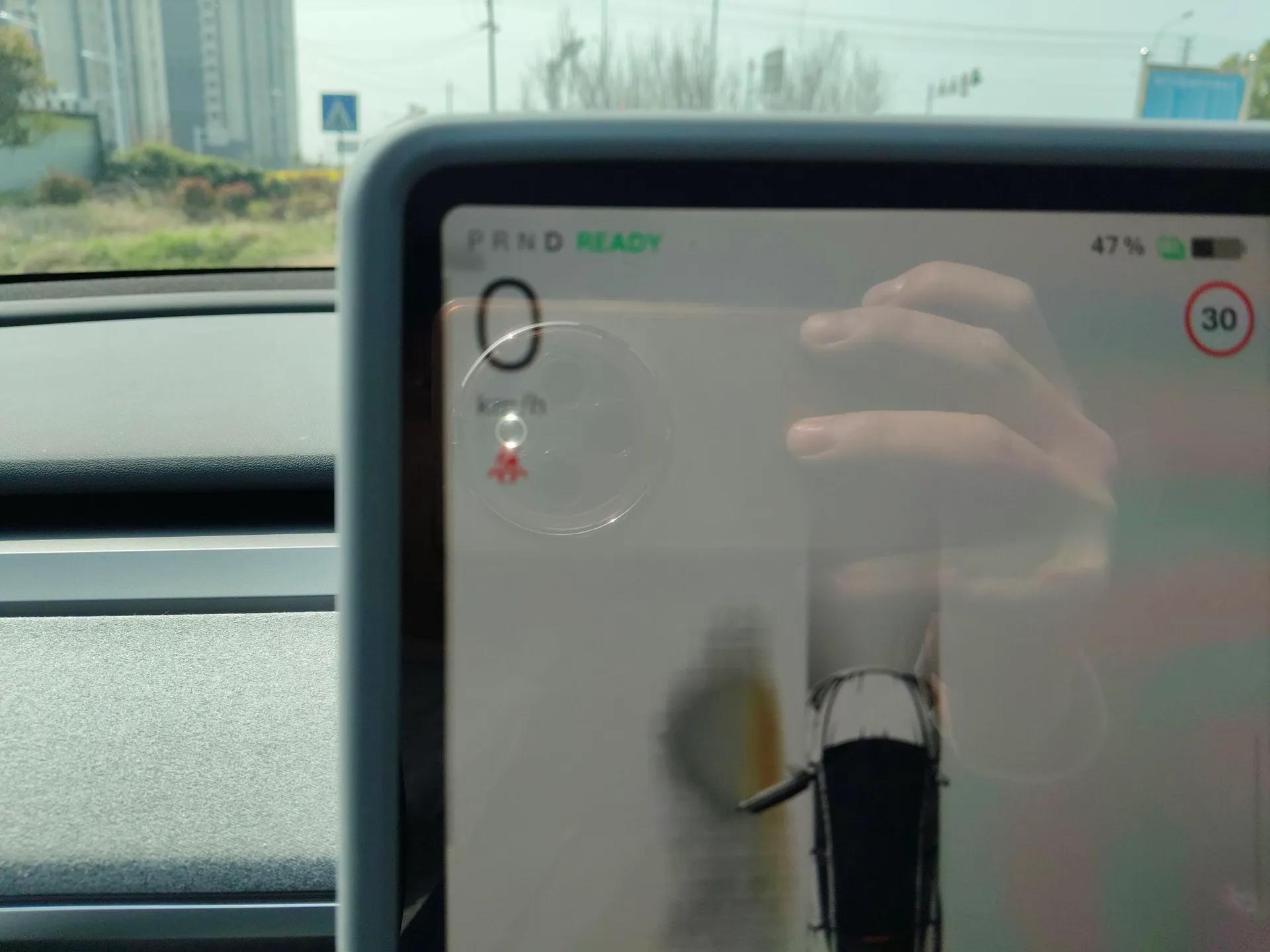 Tesla Model Y 2024 Long-Range All-Wheel-Drive Version — миниатюра 12