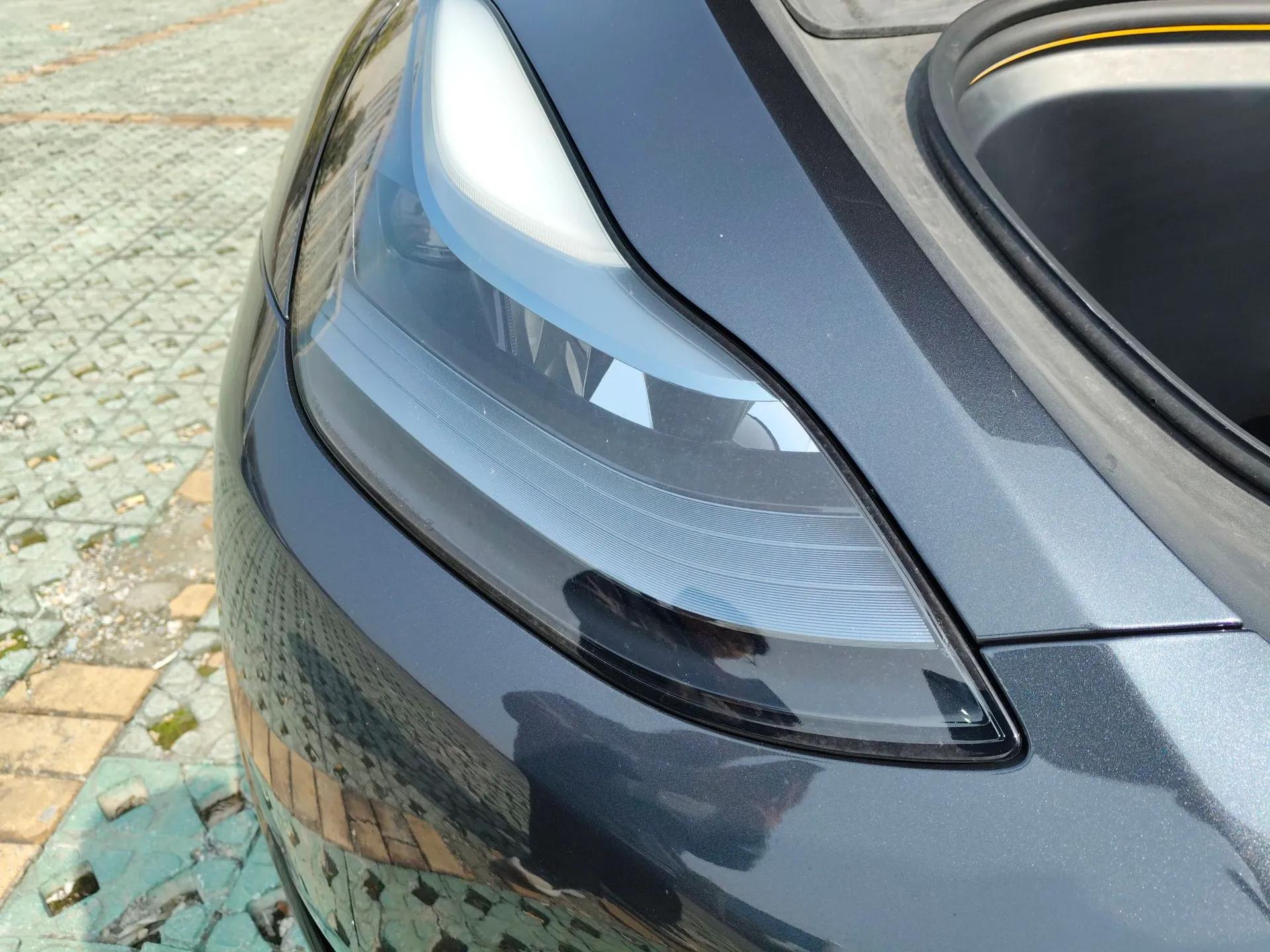 Tesla Model Y 2024 Long-Range All-Wheel-Drive Version — миниатюра 7