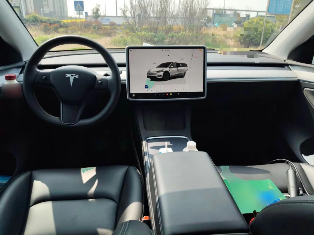 Tesla Model Y 2024 Long-Range All-Wheel-Drive Version — миниатюра 10