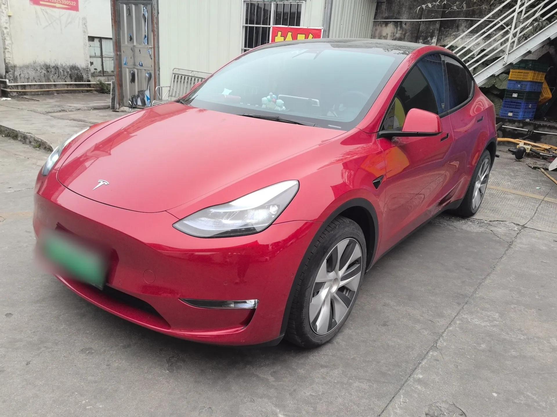 Tesla Model Y 2022 Revised Version Long-Range All-Wheel Drive — миниатюра 1