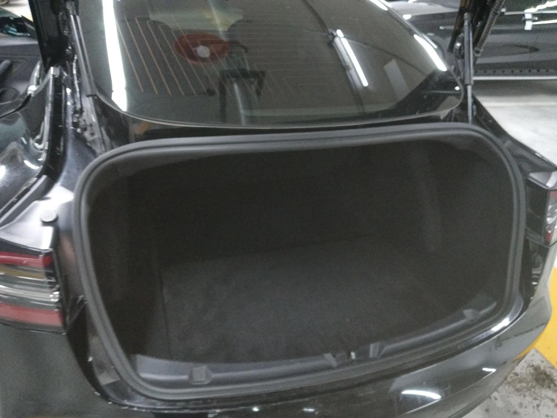 Tesla Model 3 2019 Long-Range Rear-Wheel-Drive Version — миниатюра 18