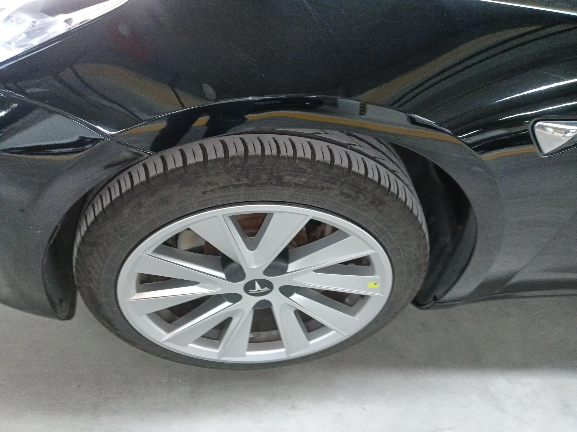 Tesla Model 3 2019 Long-Range Rear-Wheel-Drive Version — миниатюра 9