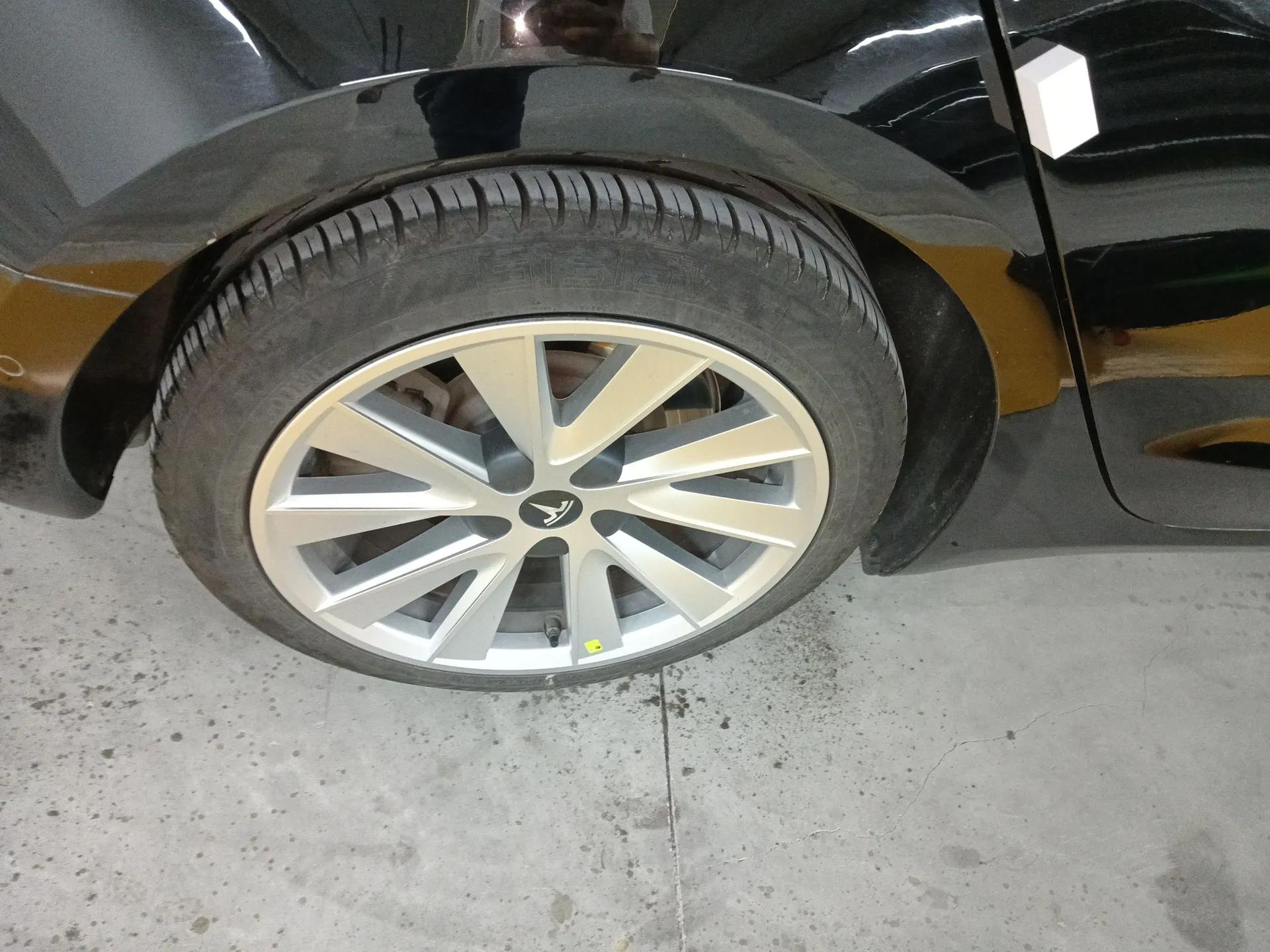Tesla Model 3 2019 Long-Range Rear-Wheel-Drive Version — миниатюра 10