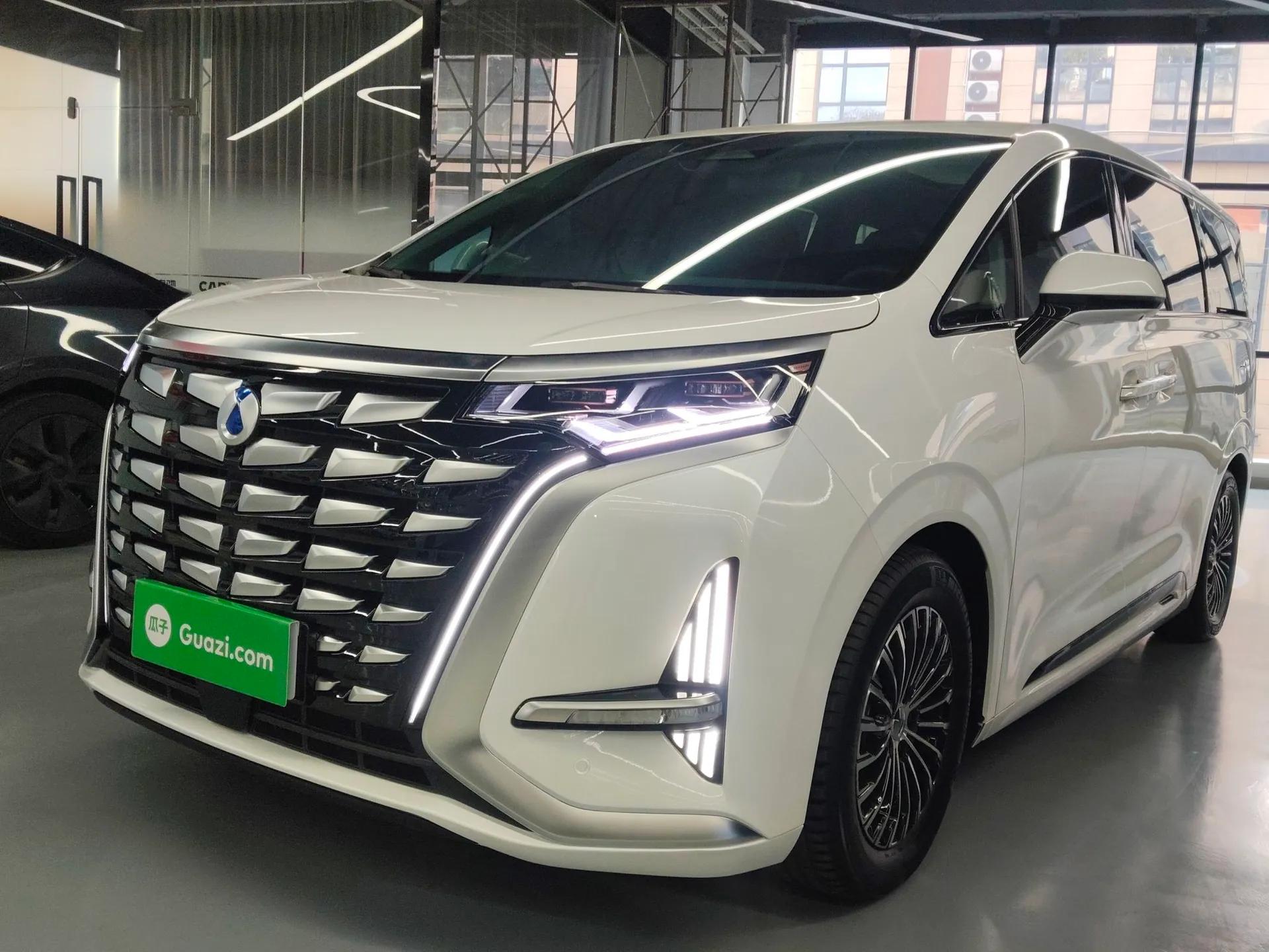 Denza D9 2022 DM-i 970 Four-Wheel Drive Prestige Model — миниатюра 1