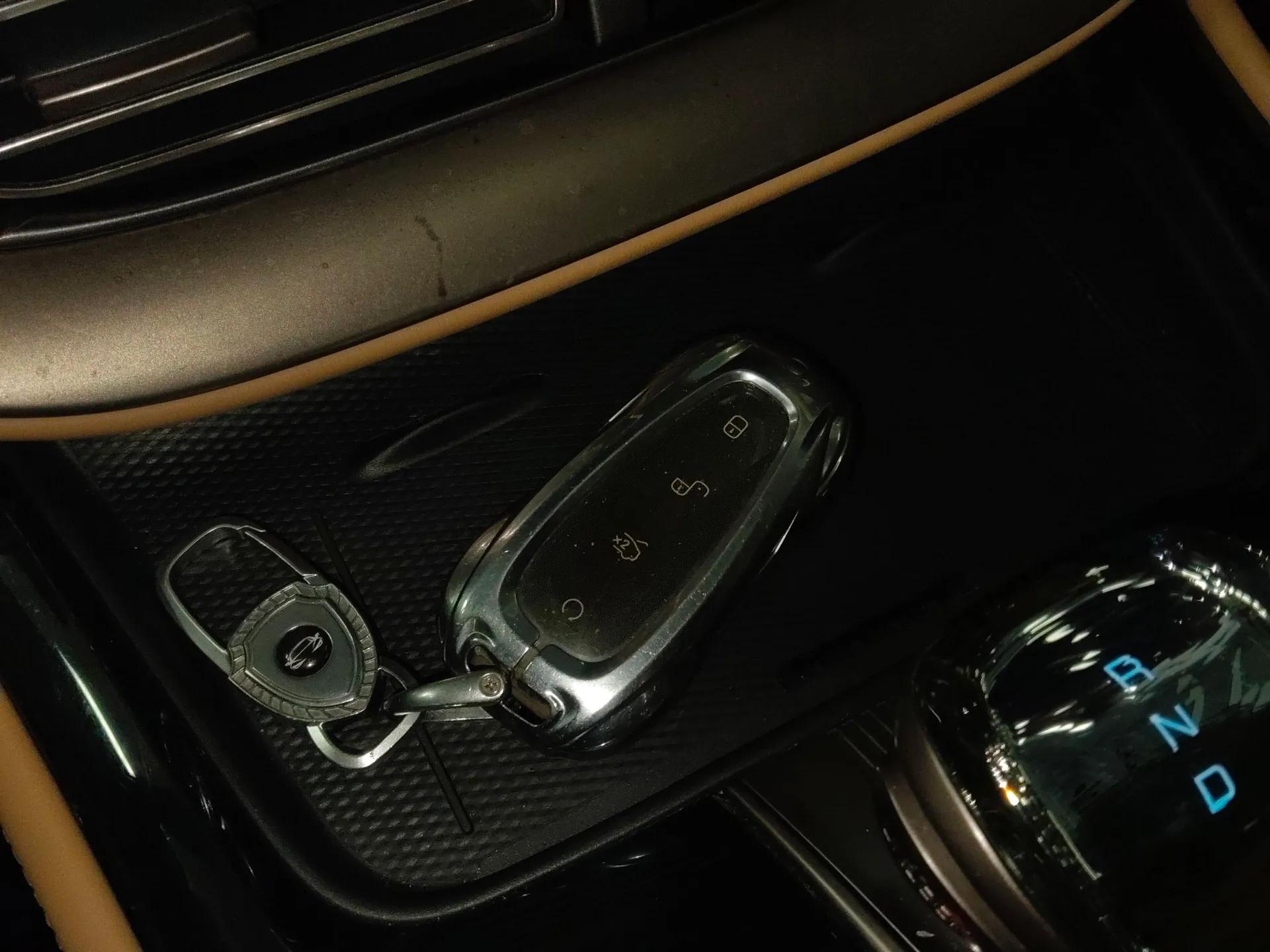 Denza D9 2022 DM-i 970 Four-Wheel Drive Prestige Model — миниатюра 12