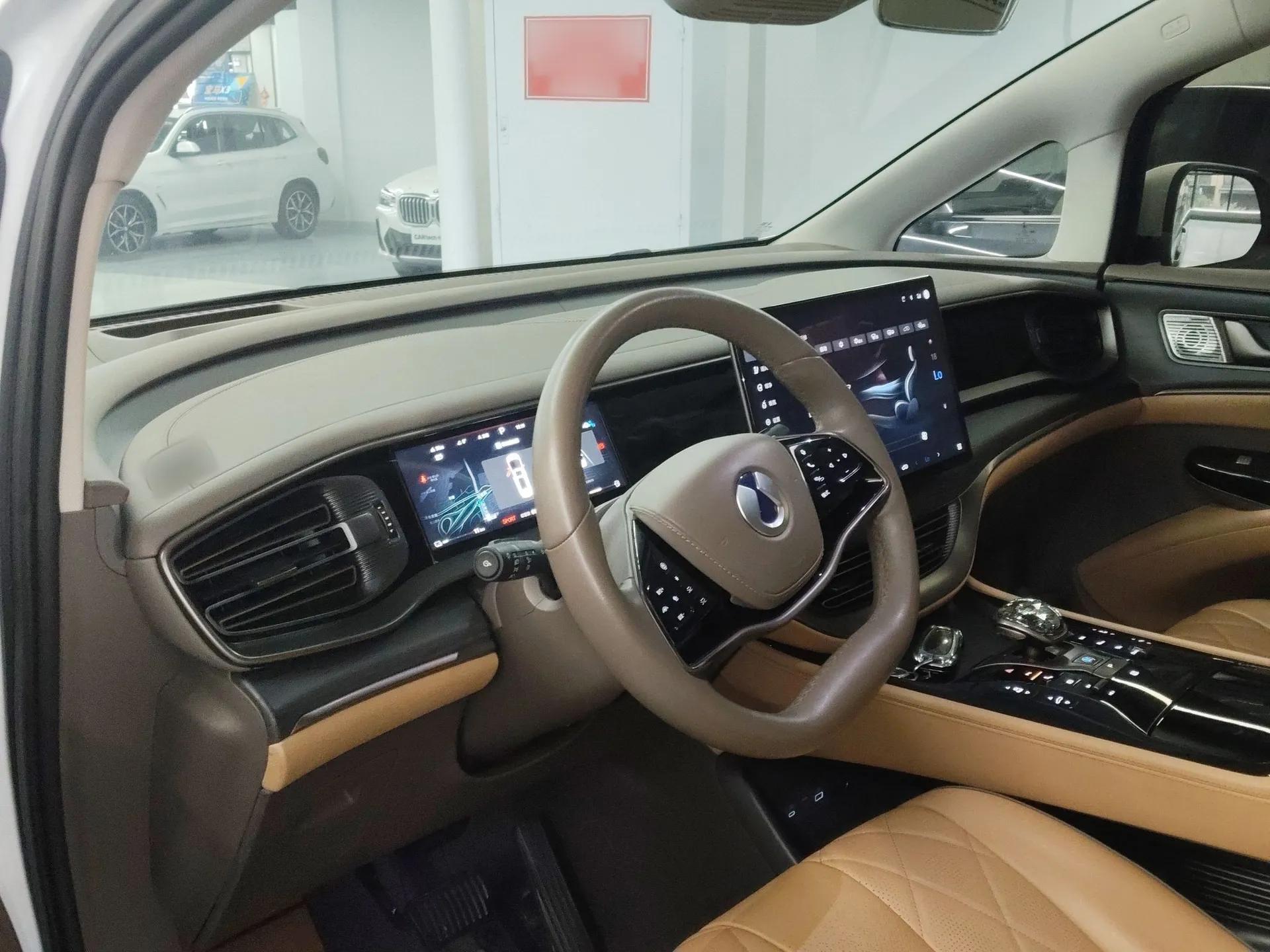 Denza D9 2022 DM-i 970 Four-Wheel Drive Prestige Model — миниатюра 13