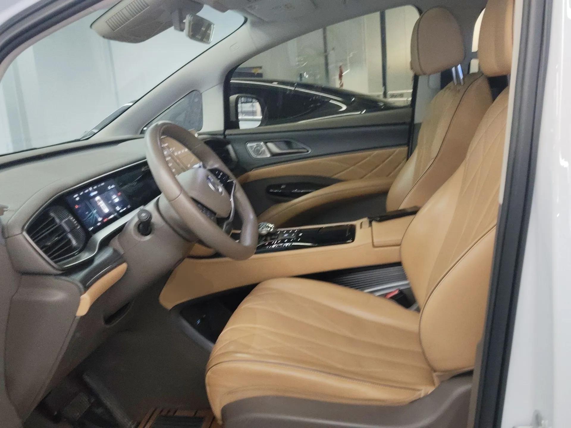 Denza D9 2022 DM-i 970 Four-Wheel Drive Prestige Model — миниатюра 18