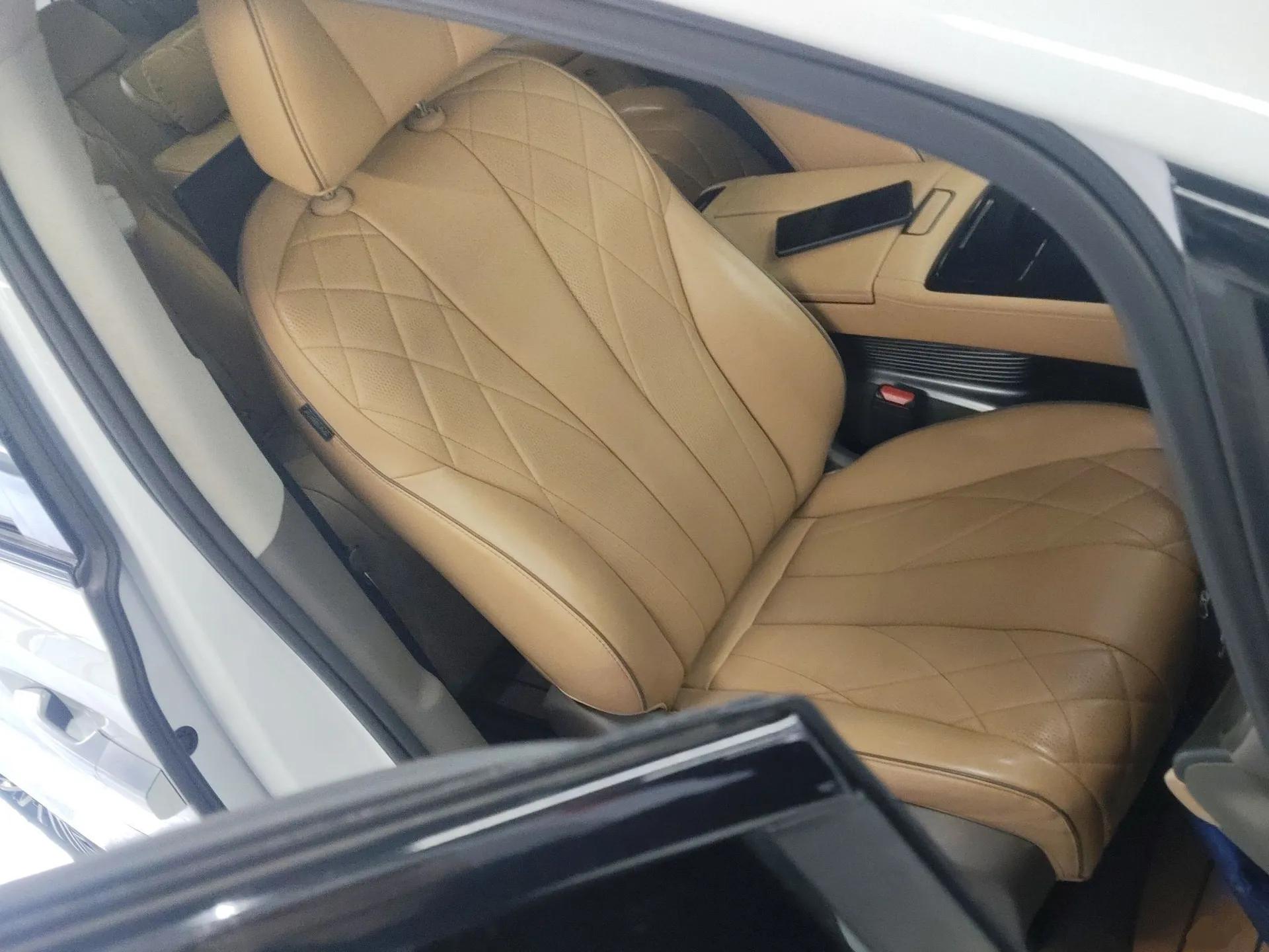 Denza D9 2022 DM-i 970 Four-Wheel Drive Prestige Model — миниатюра 23