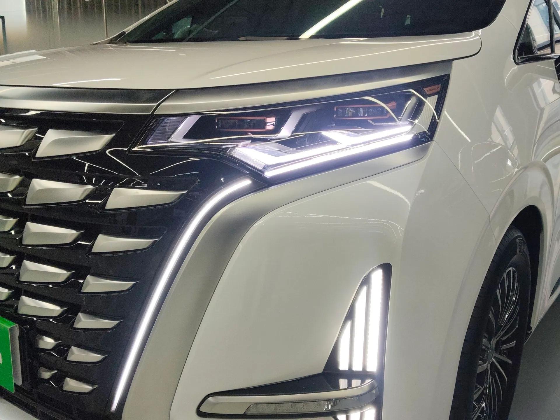 Denza D9 2022 DM-i 970 Four-Wheel Drive Prestige Model — миниатюра 9