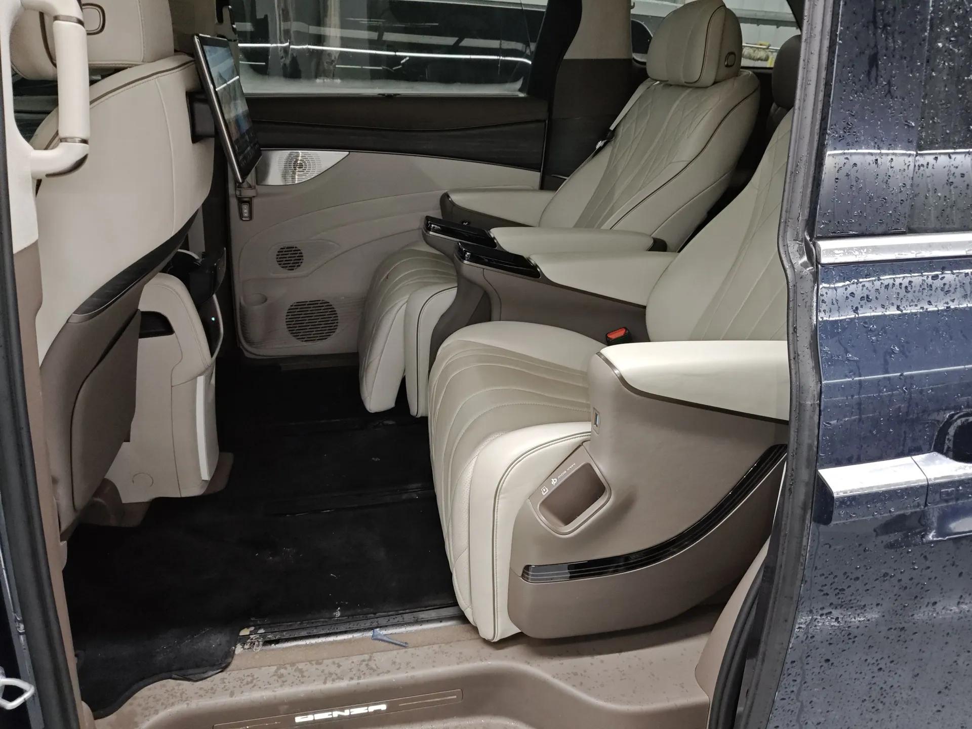 Denza D9 2022 DM-i 970 Four-Wheel Drive Flagship Model — миниатюра 19
