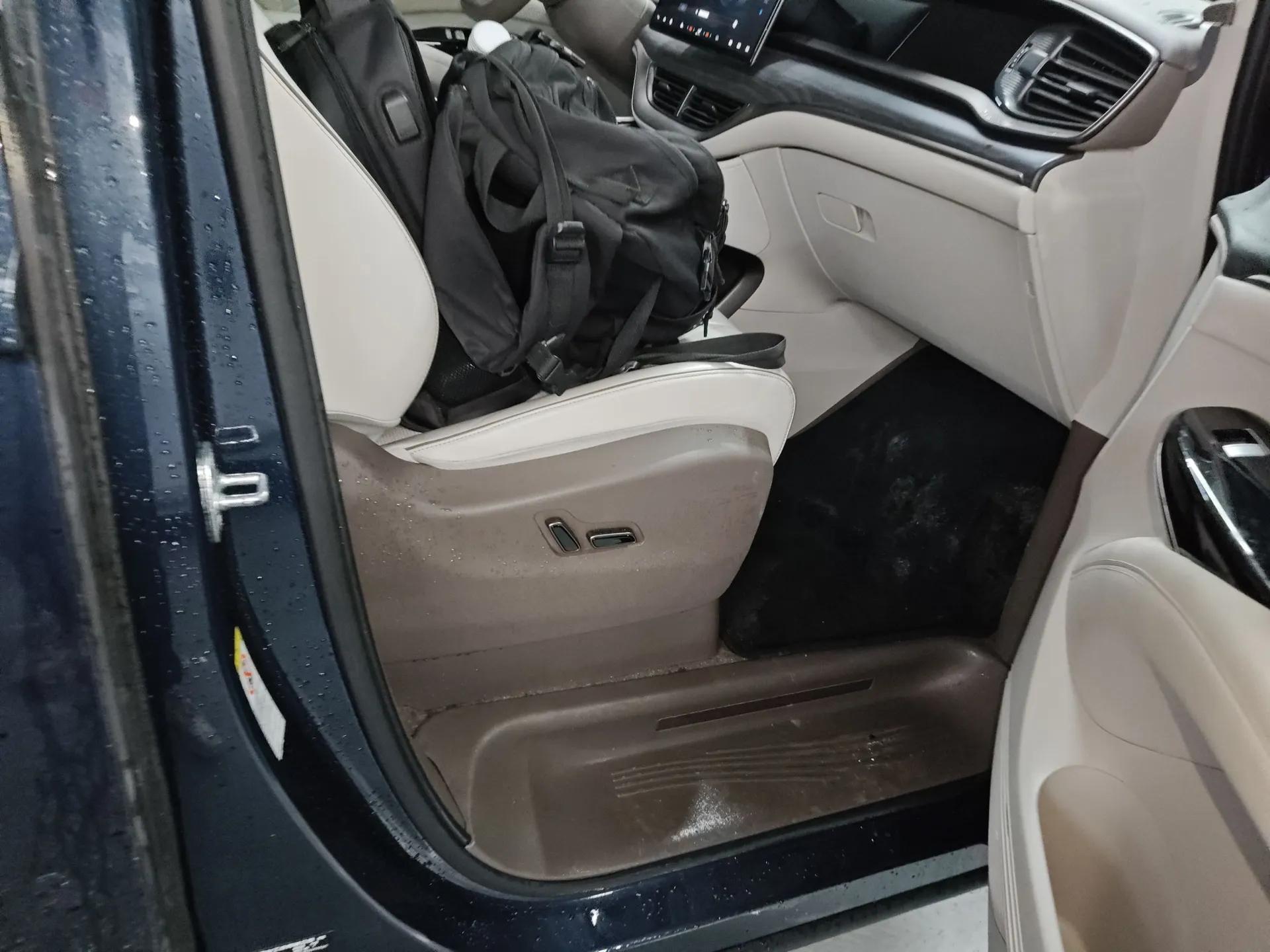 Denza D9 2022 DM-i 970 Four-Wheel Drive Flagship Model — миниатюра 23