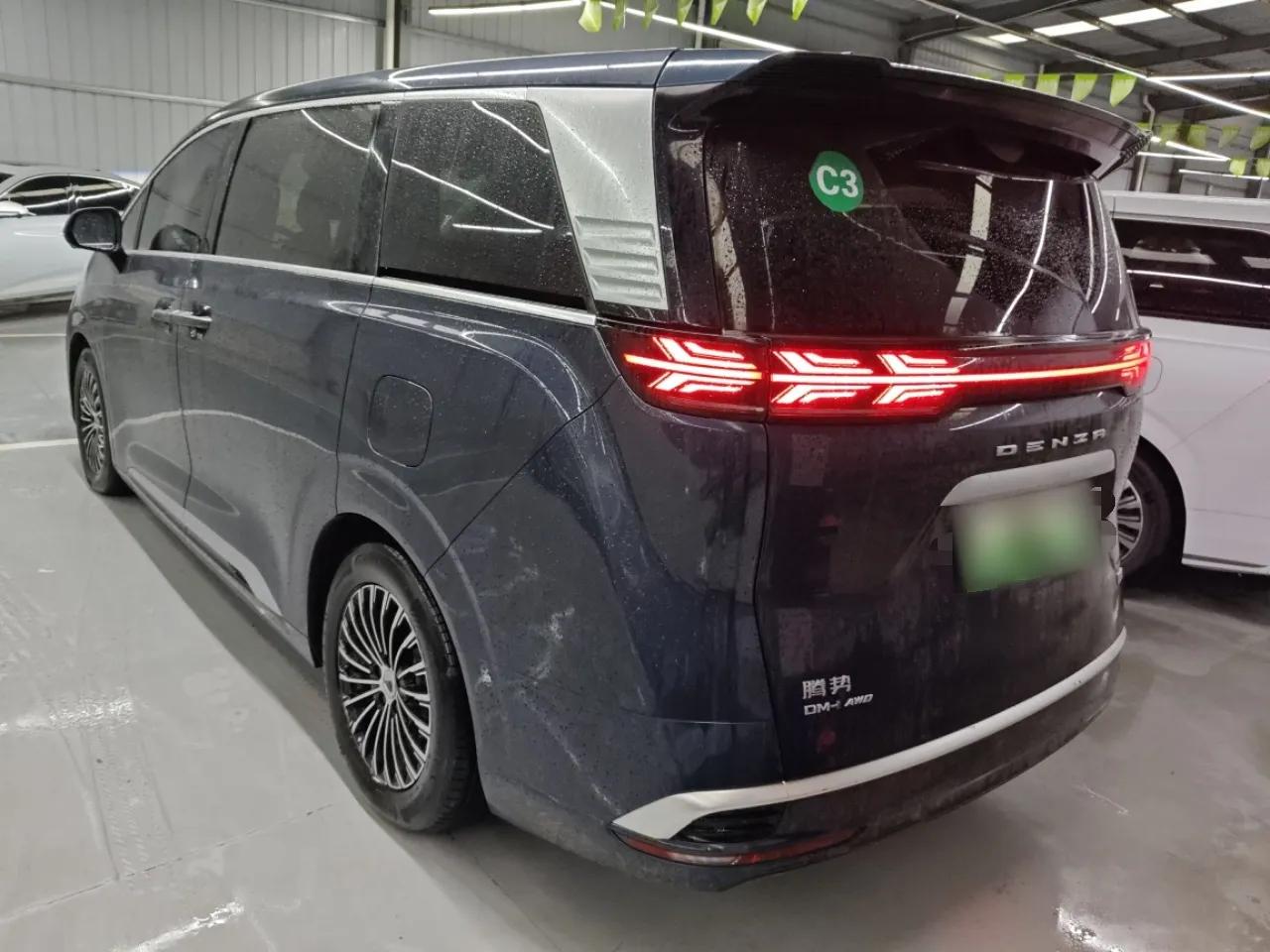 Denza D9 2022 DM-i 970 Four-Wheel Drive Flagship Model — миниатюра 7