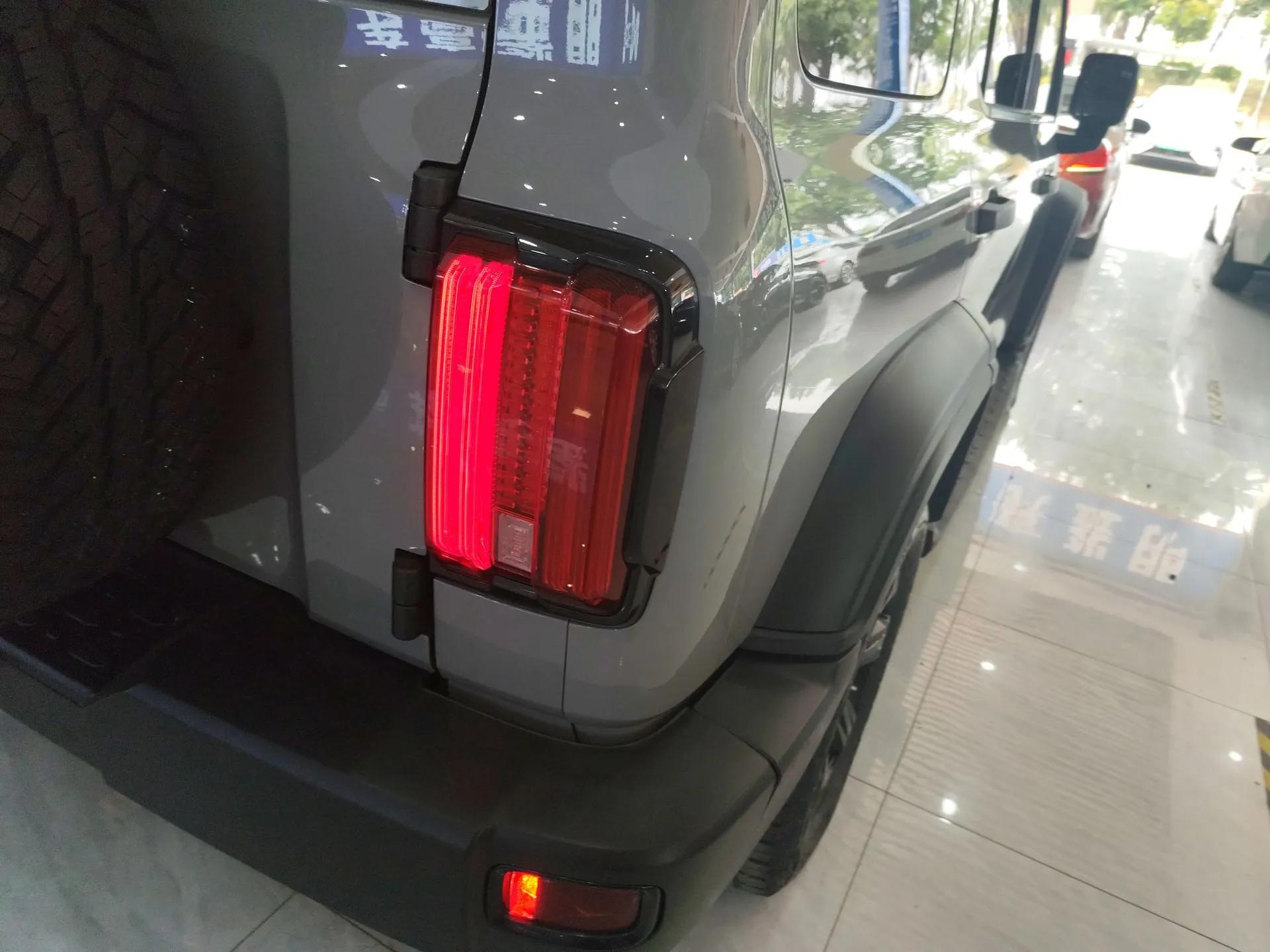 Tank 300 2021 Off-Road Edition 2.0T Conqueror — миниатюра 8