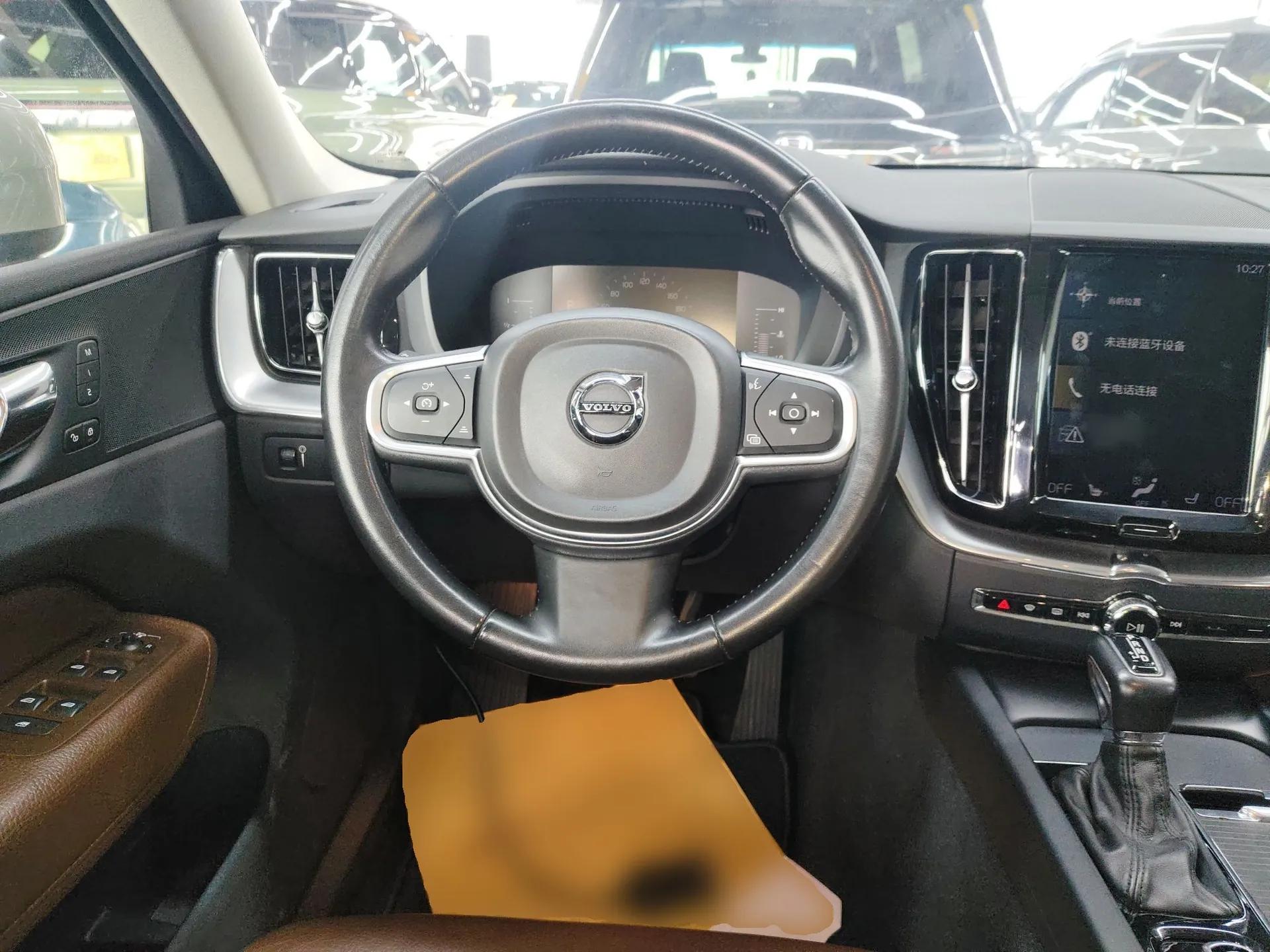 Volvo XC60 2018 T5 4x4 Smart Edition — миниатюра 13