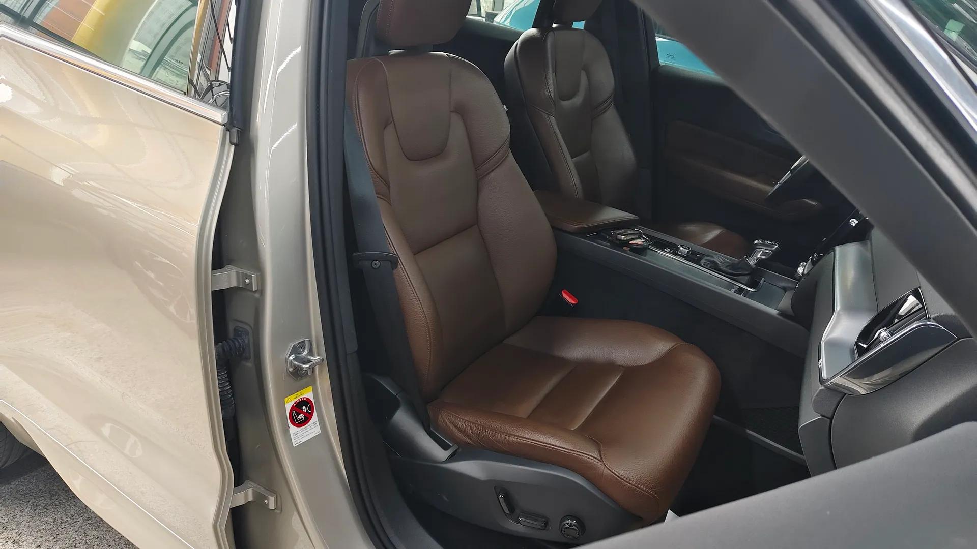 Volvo XC60 2018 T5 4x4 Smart Edition — миниатюра 23