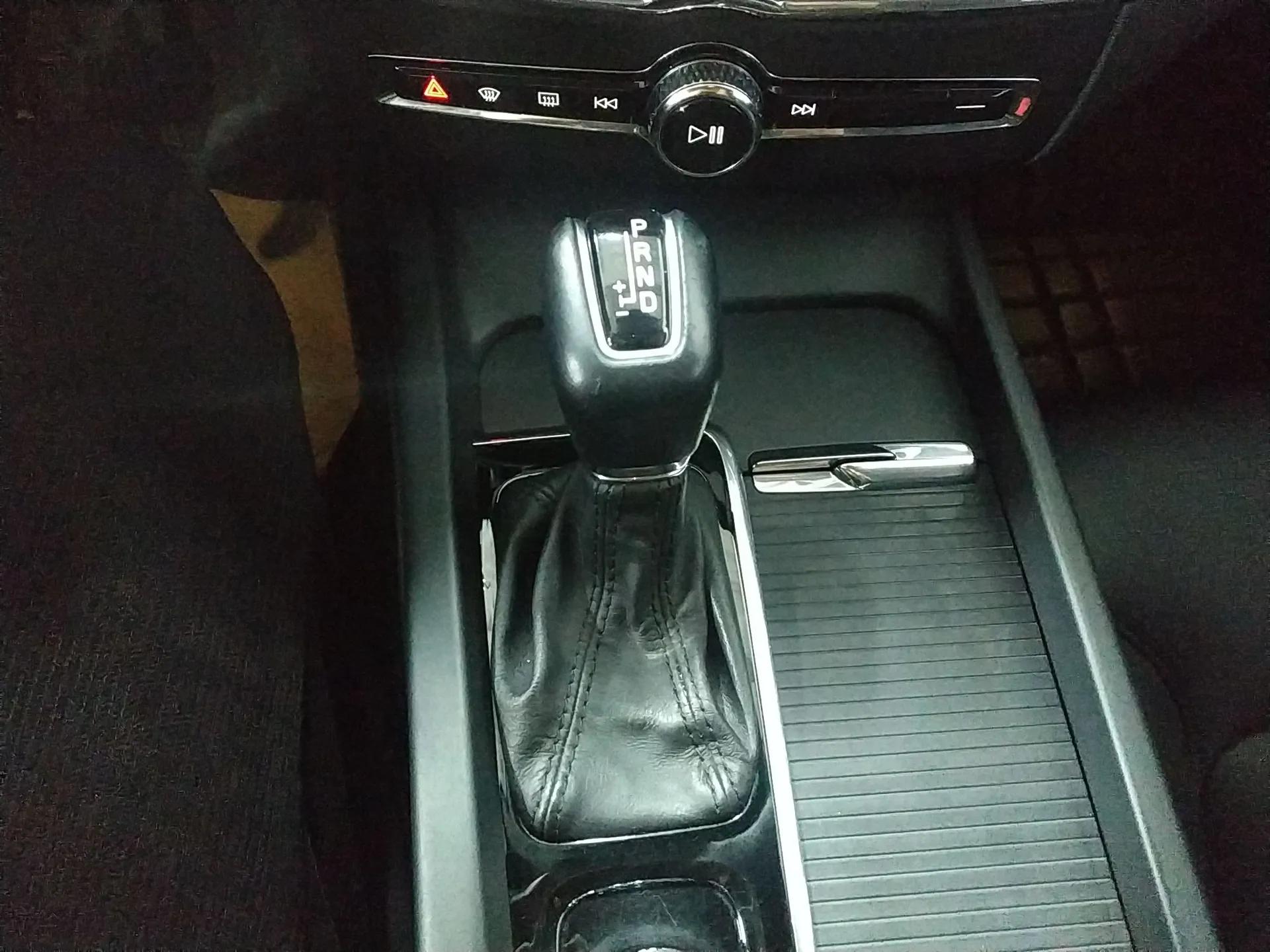 Volvo XC60 2019 T5 4x4 Zhiyuan Edition China VI Standard — миниатюра 16