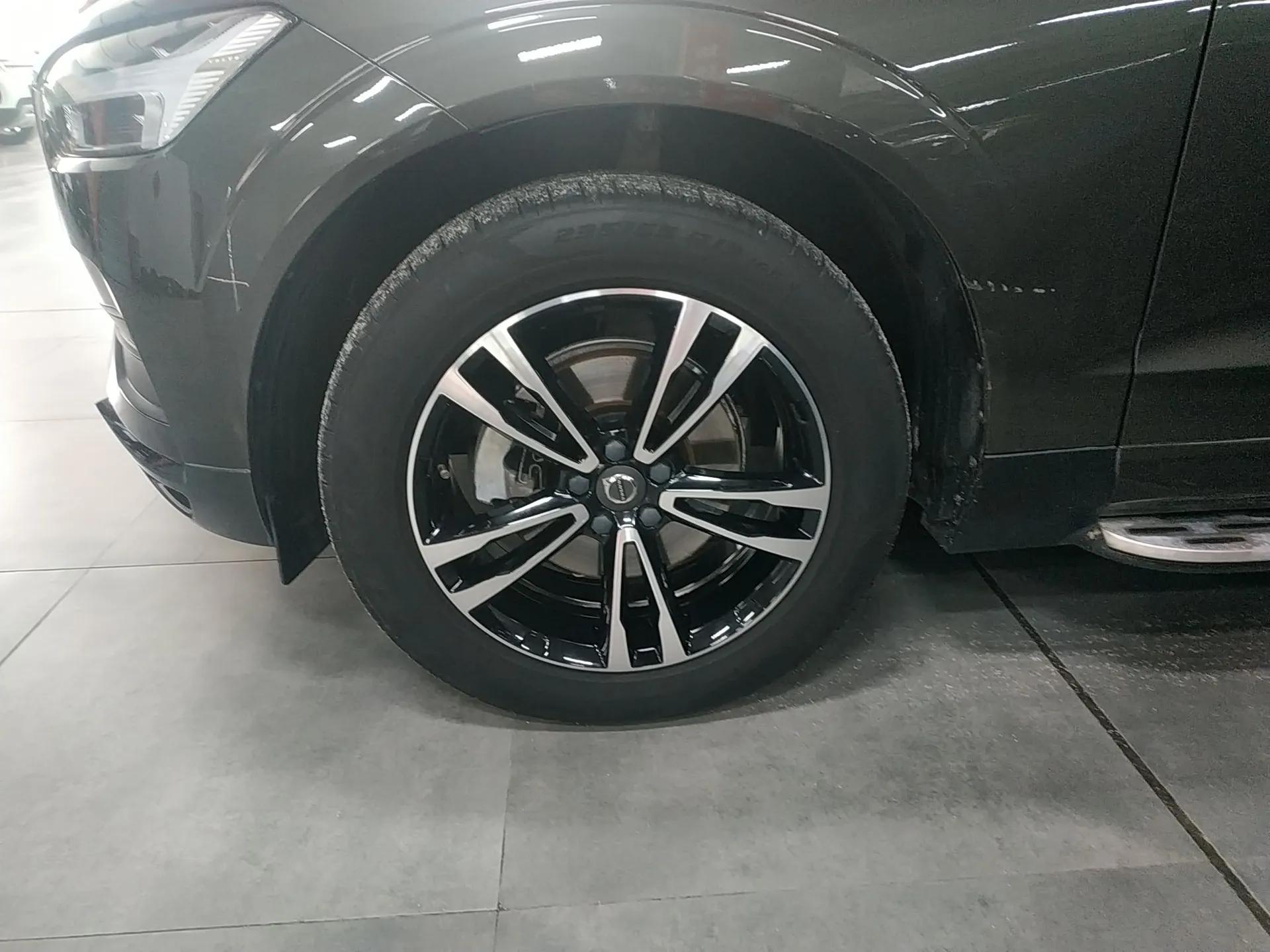 Volvo XC60 2019 T5 4x4 Zhiyuan Edition China VI Standard — миниатюра 9