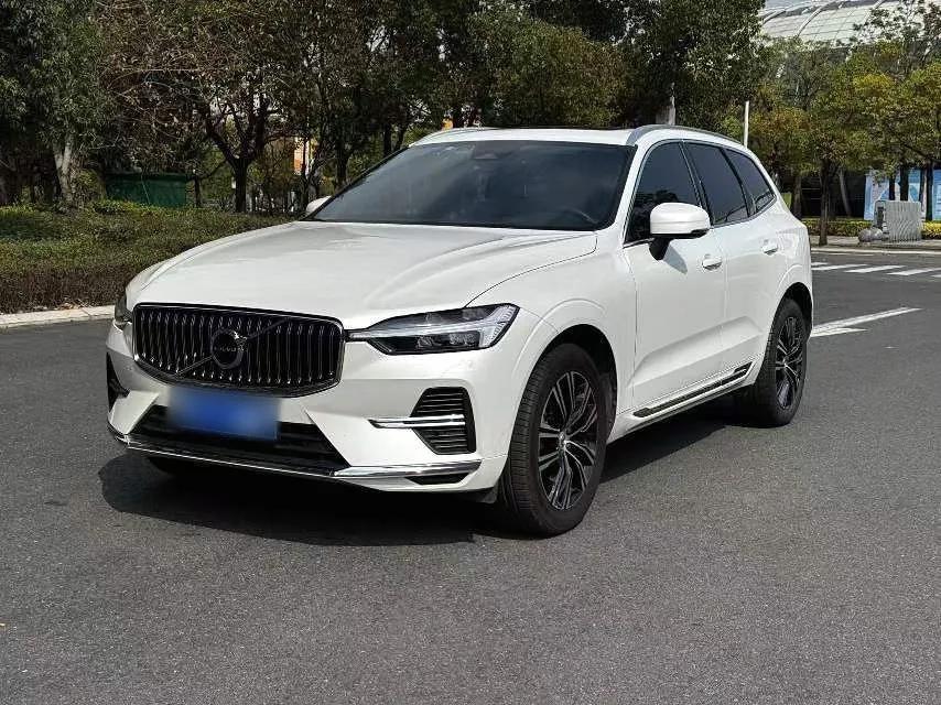 Volvo XC60 2022 B5 4x4 Smart Luxury Edition — миниатюра 4