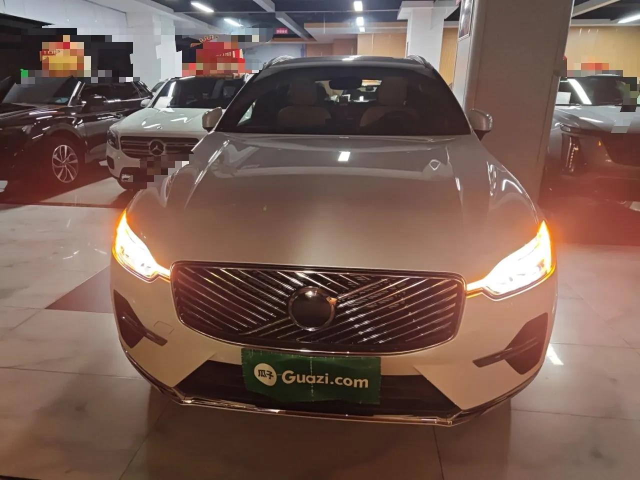 Volvo XC60 2026 B5 4x4 Smart Luxury Edition — миниатюра 2