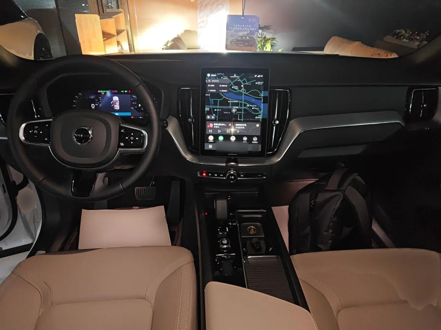 Volvo XC60 2026 B5 4x4 Smart Luxury Edition — миниатюра 13