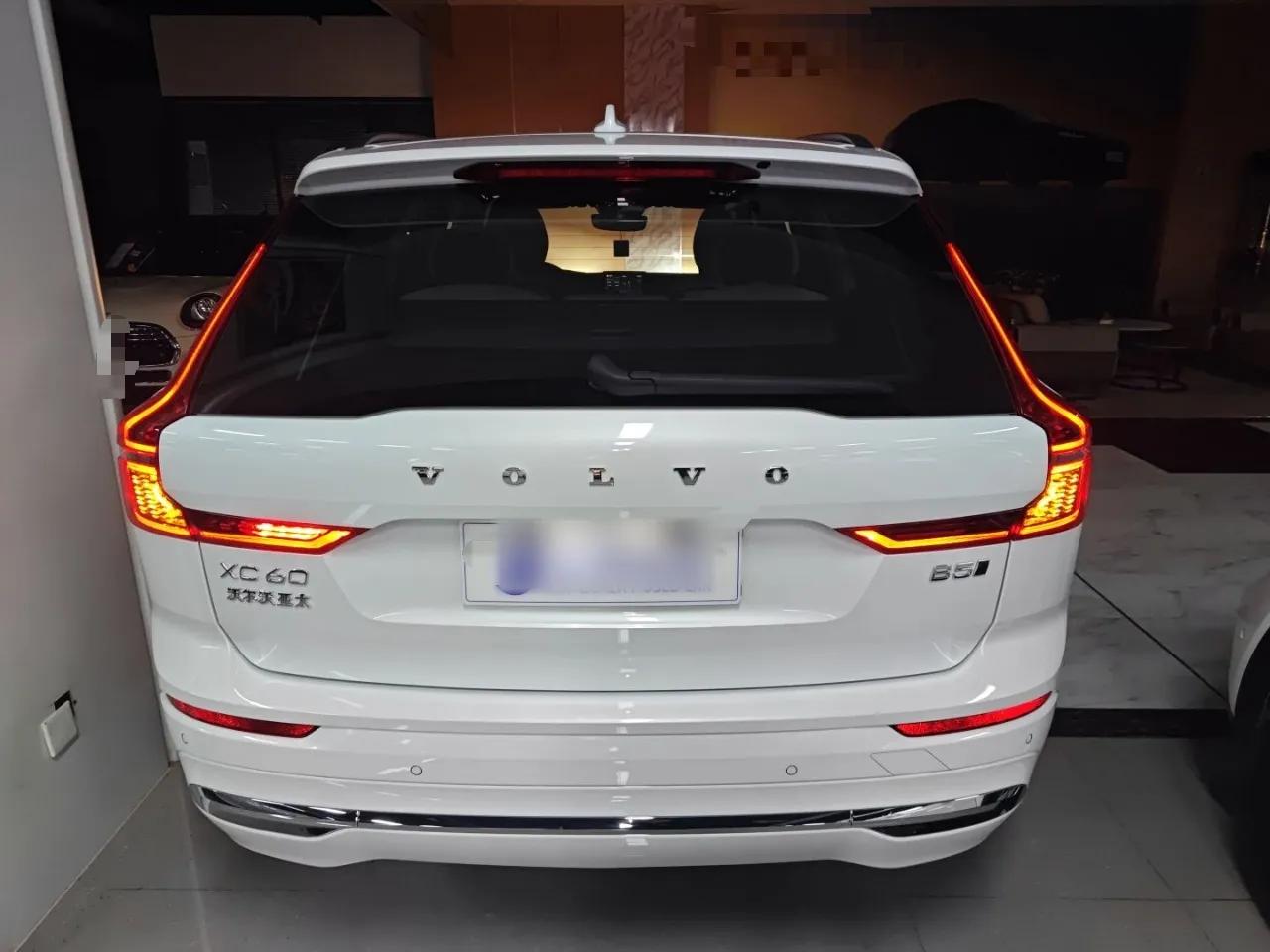 Volvo XC60 2026 B5 4x4 Smart Luxury Edition — миниатюра 5