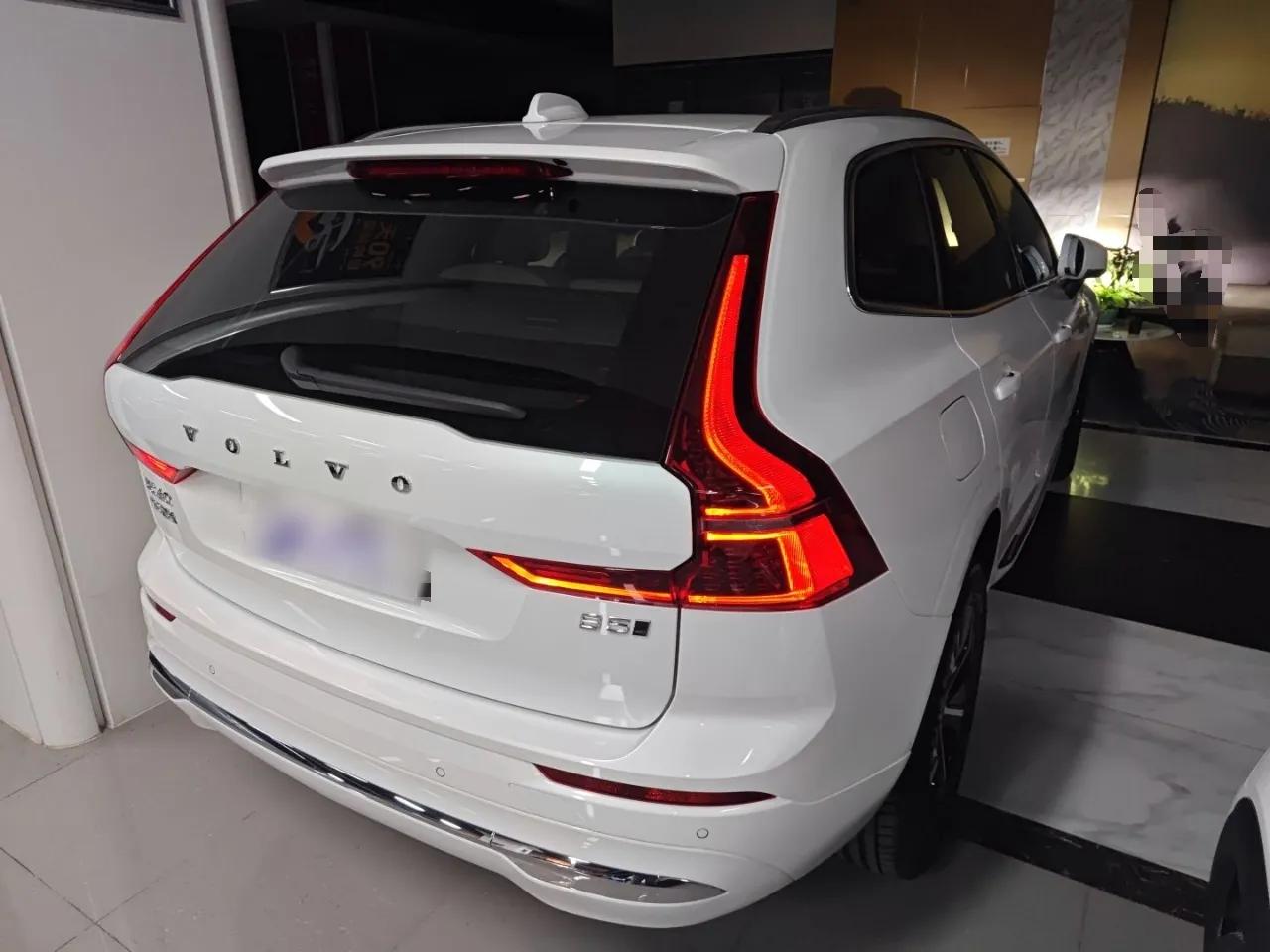 Volvo XC60 2026 B5 4x4 Smart Luxury Edition — миниатюра 6