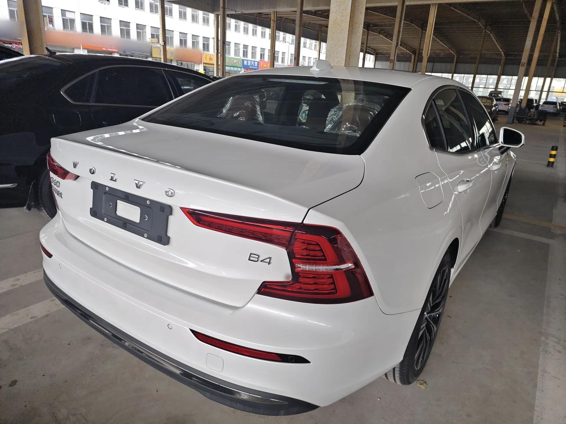 Volvo S60 2025 B4 Zhiyuan Luxury Edition — миниатюра 6