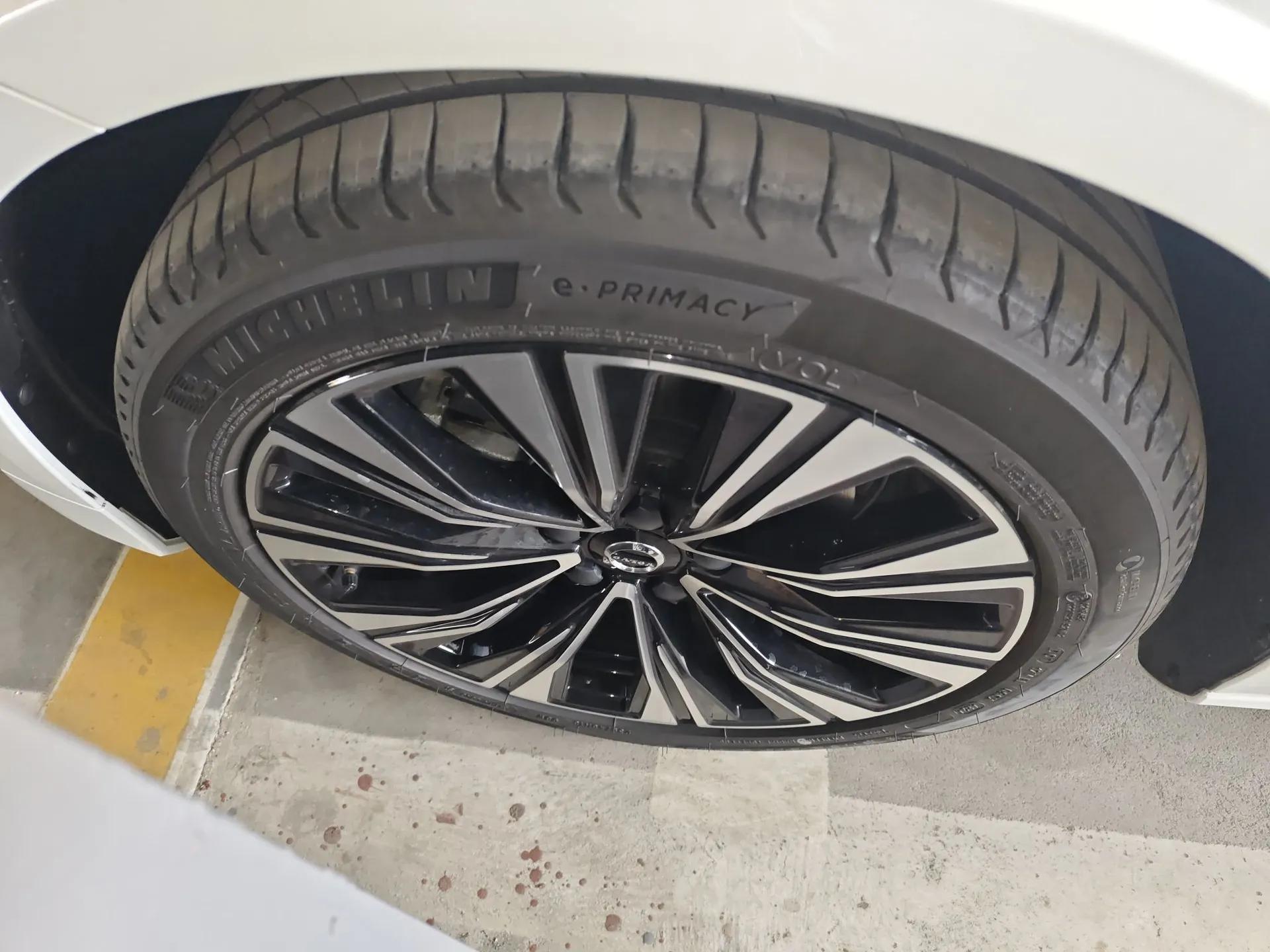 Volvo S60 2025 B4 Zhiyuan Luxury Edition — миниатюра 8
