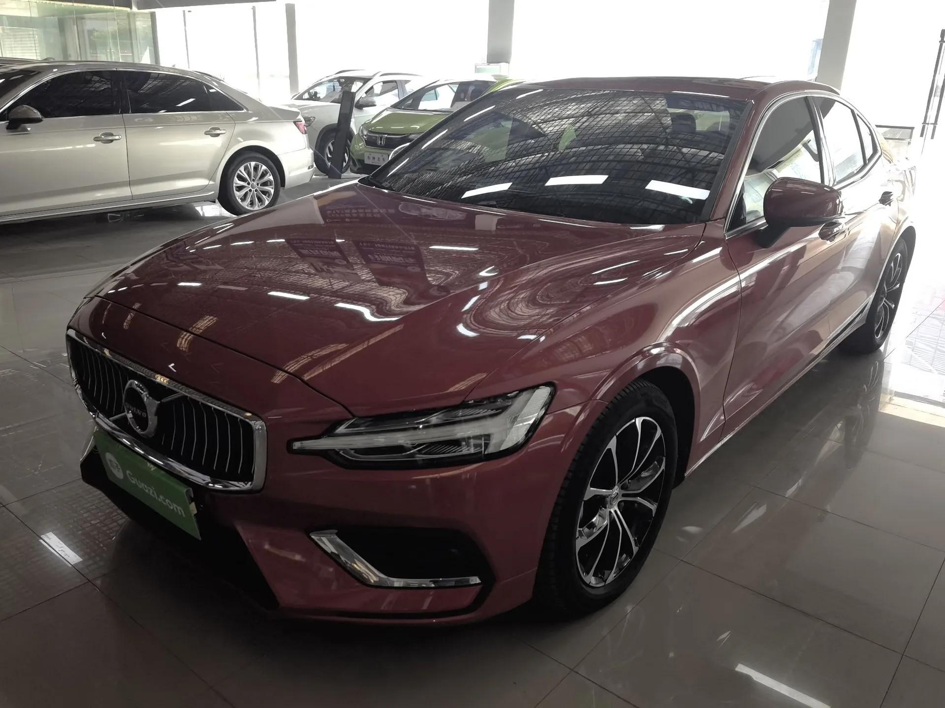 Volvo S60 2022 B4 Zhiyi Luxury Edition — миниатюра 1