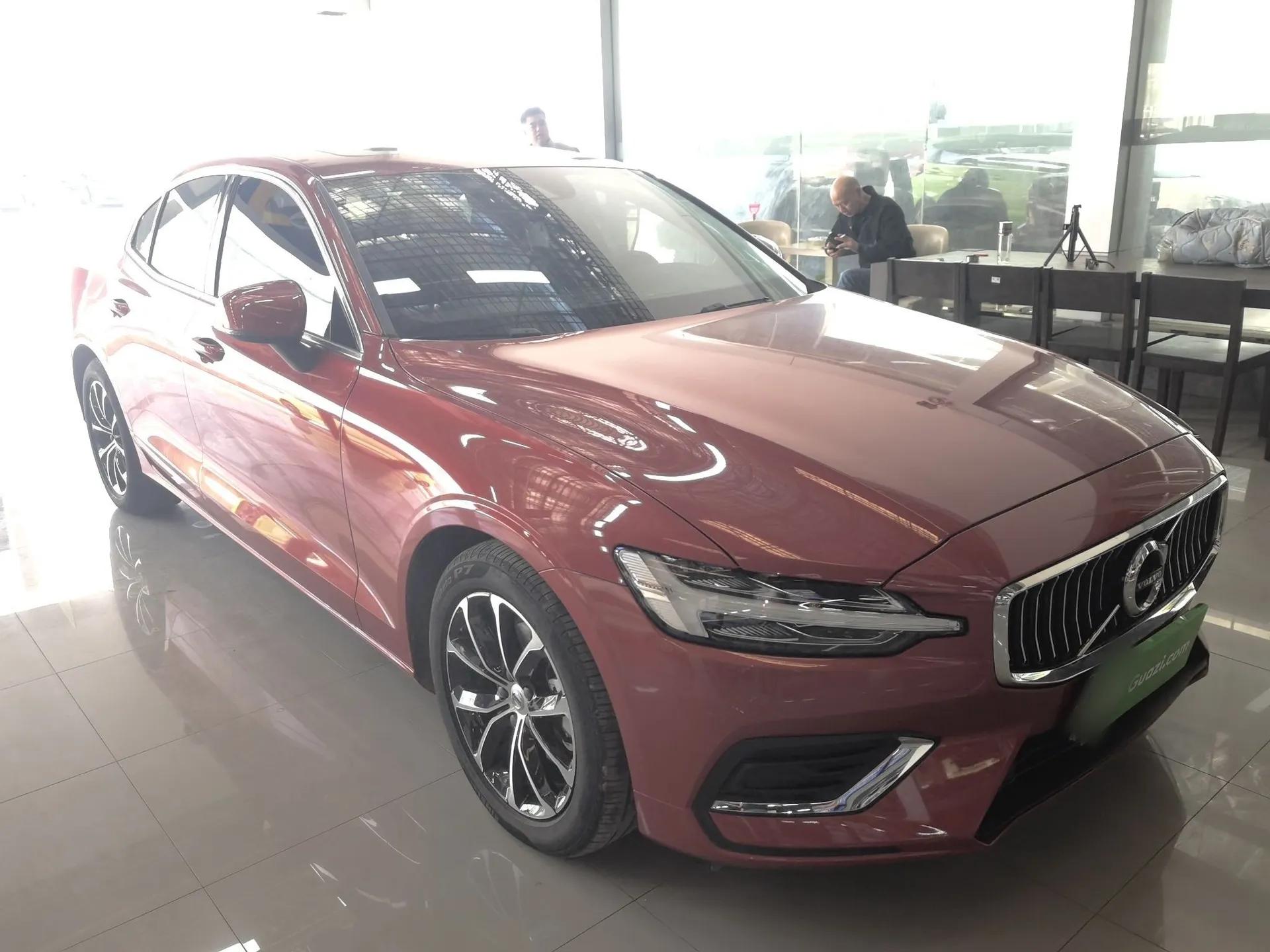 Volvo S60 2022 B4 Zhiyi Luxury Edition — миниатюра 3