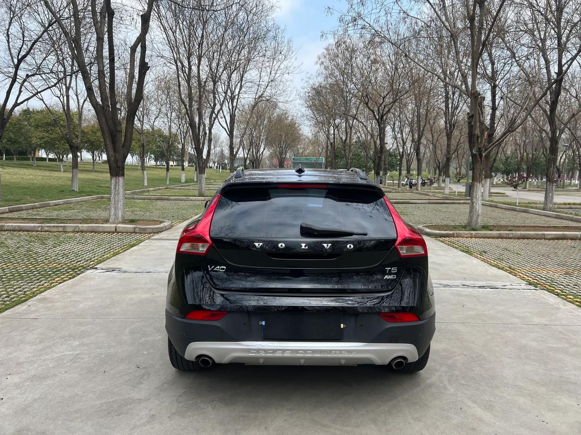Volvo V40 2014 Cross Country T5 AWD Smart Luxury Edition — миниатюра 5