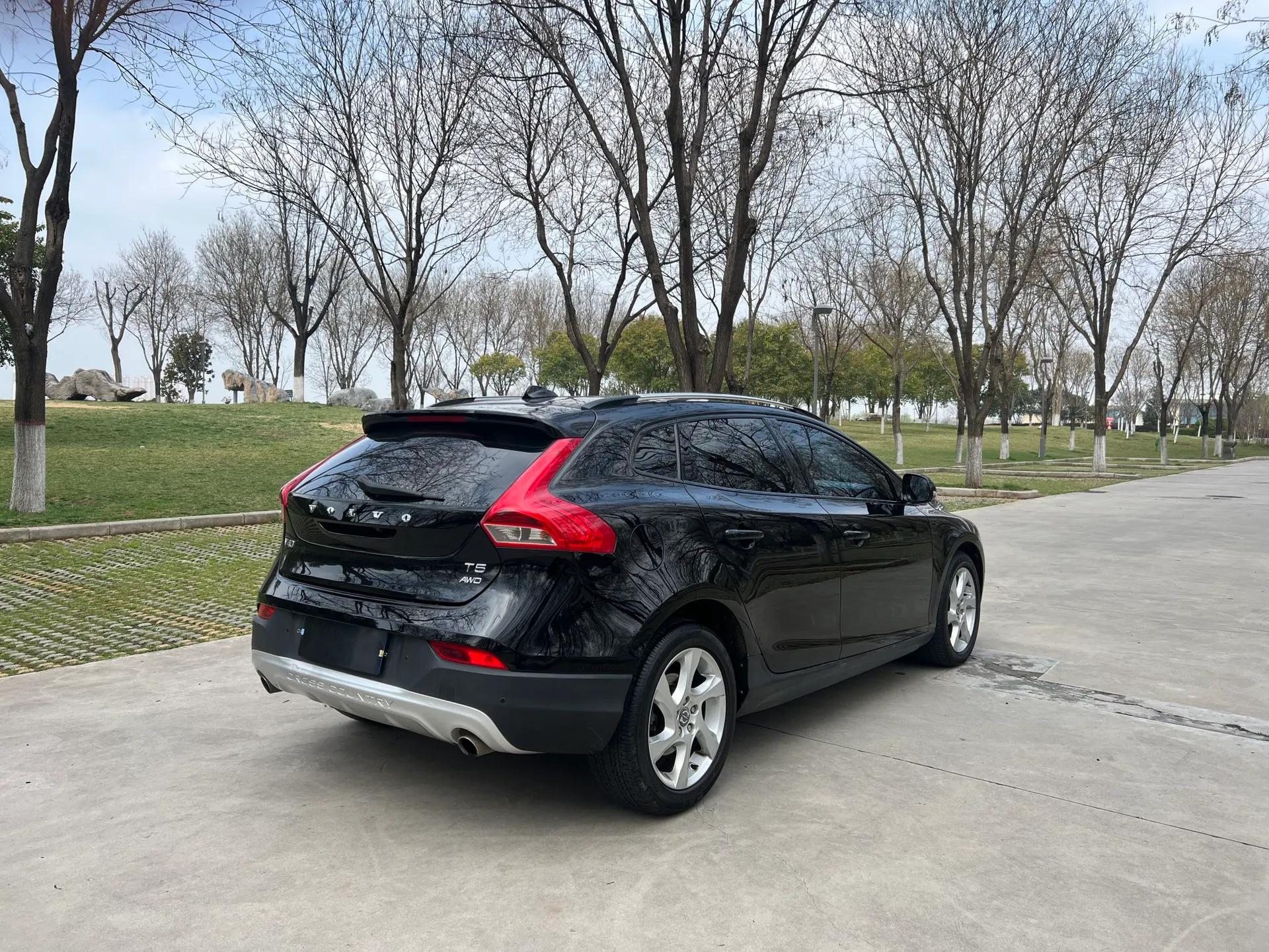 Volvo V40 2014 Cross Country T5 AWD Smart Luxury Edition — миниатюра 6