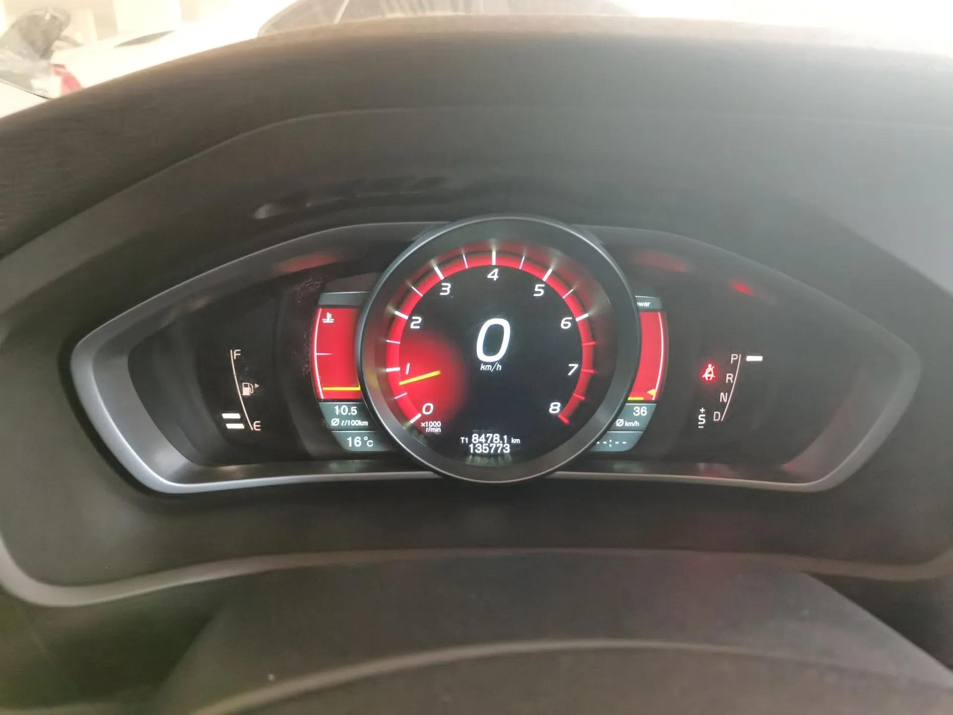 Volvo V40 2014 Cross Country T5 AWD Smart Luxury Edition — миниатюра 10