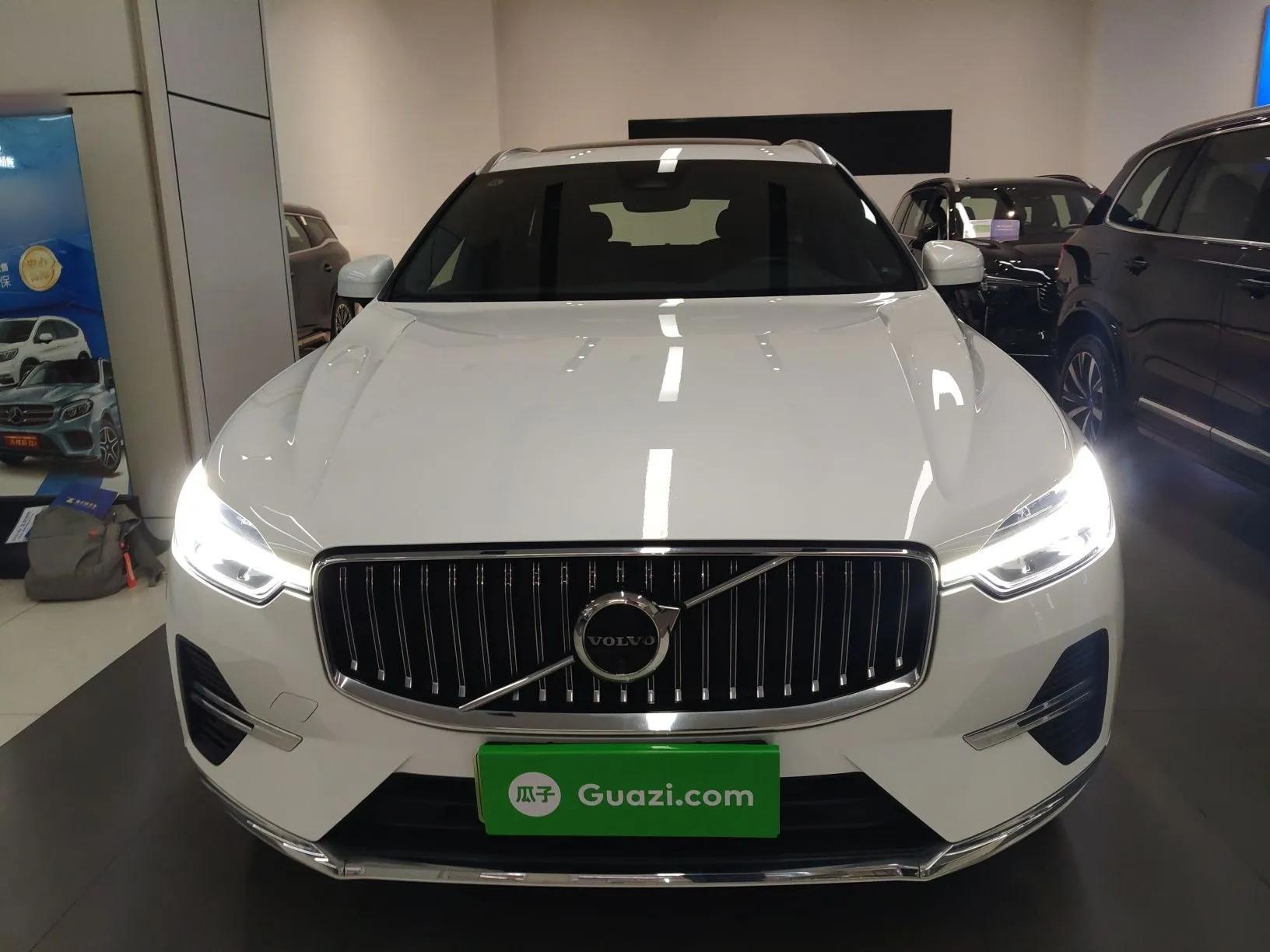 Volvo XC60 New Energy 2023 T8 Plug-in Hybrid Long-Range All-Wheel Drive Smart & Luxurious Enjoyment Edition — миниатюра 2
