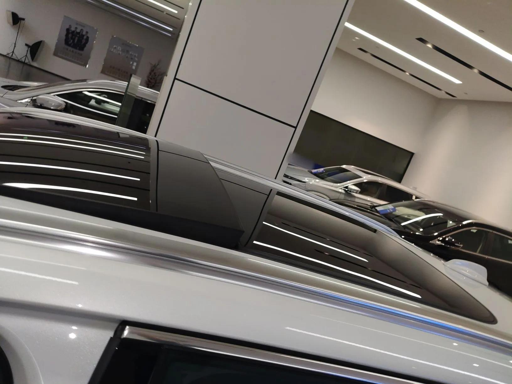 Volvo XC60 New Energy 2023 T8 Plug-in Hybrid Long-Range All-Wheel Drive Smart & Luxurious Enjoyment Edition — миниатюра 11