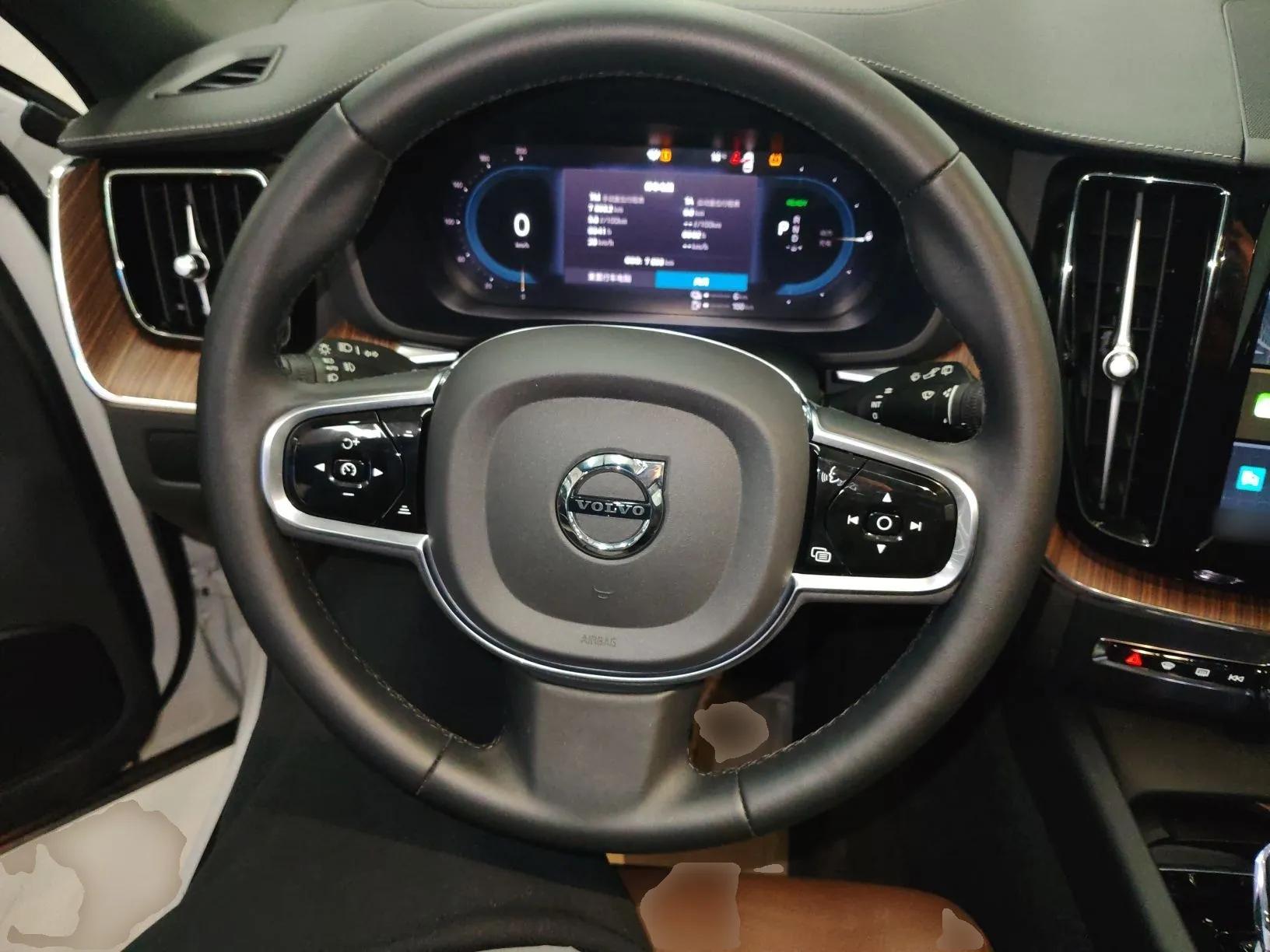 Volvo XC60 New Energy 2023 T8 Plug-in Hybrid Long-Range All-Wheel Drive Smart & Luxurious Enjoyment Edition — миниатюра 13