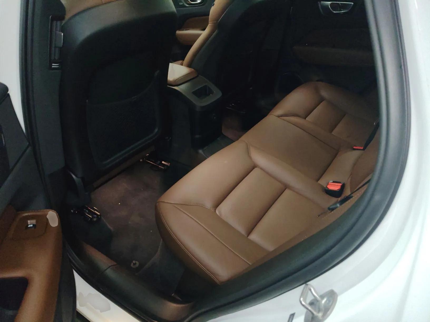 Volvo XC60 New Energy 2023 T8 Plug-in Hybrid Long-Range All-Wheel Drive Smart & Luxurious Enjoyment Edition — миниатюра 19