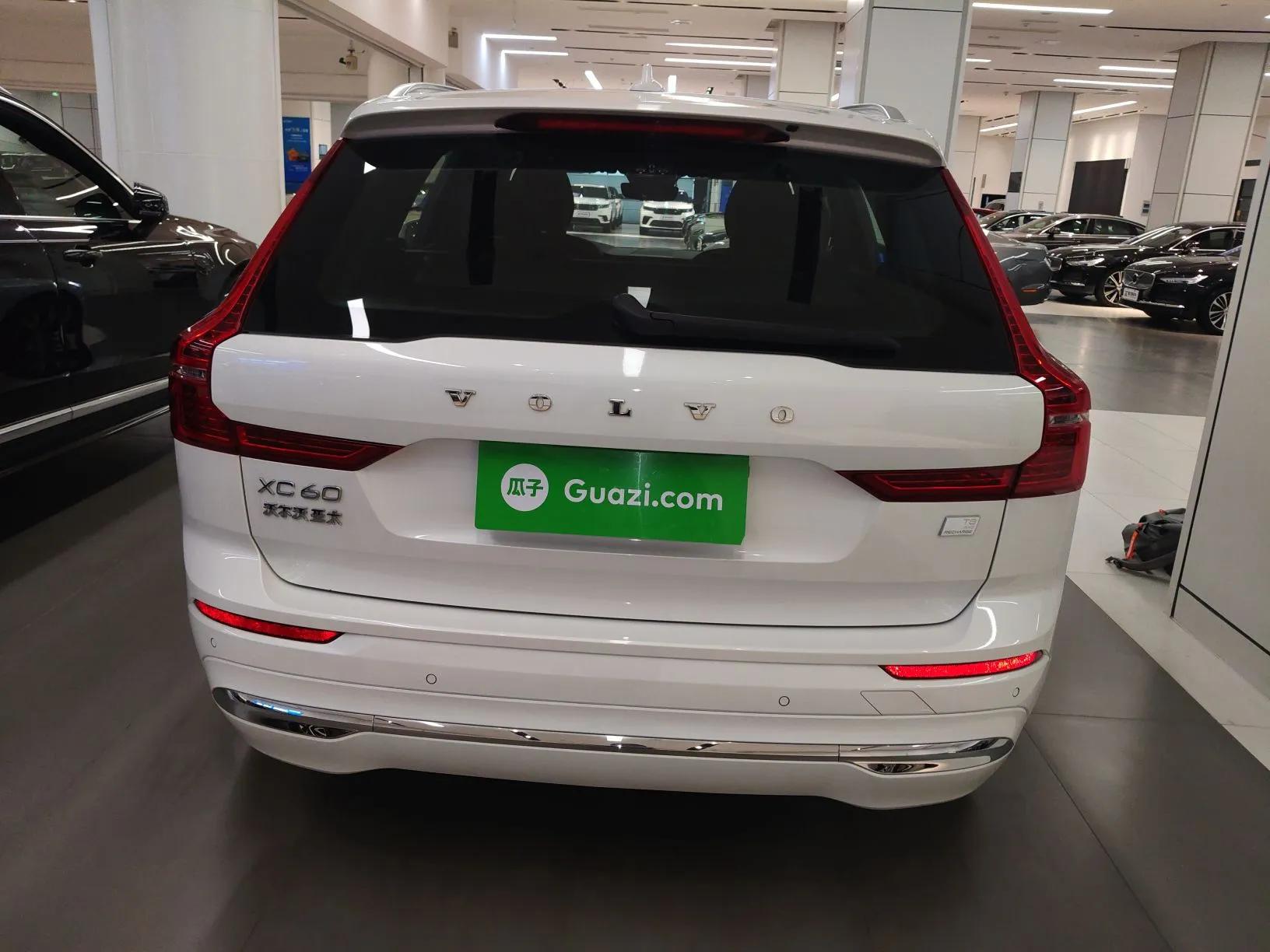 Volvo XC60 New Energy 2023 T8 Plug-in Hybrid Long-Range All-Wheel Drive Smart & Luxurious Enjoyment Edition — миниатюра 3