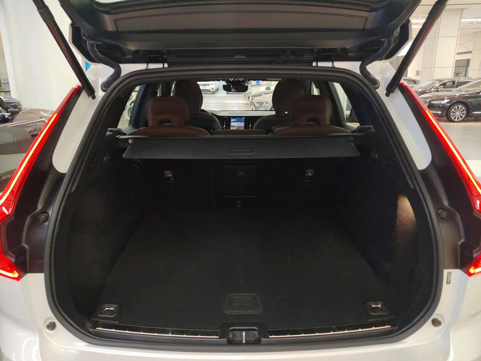 Volvo XC60 New Energy 2023 T8 Plug-in Hybrid Long-Range All-Wheel Drive Smart & Luxurious Enjoyment Edition — миниатюра 21