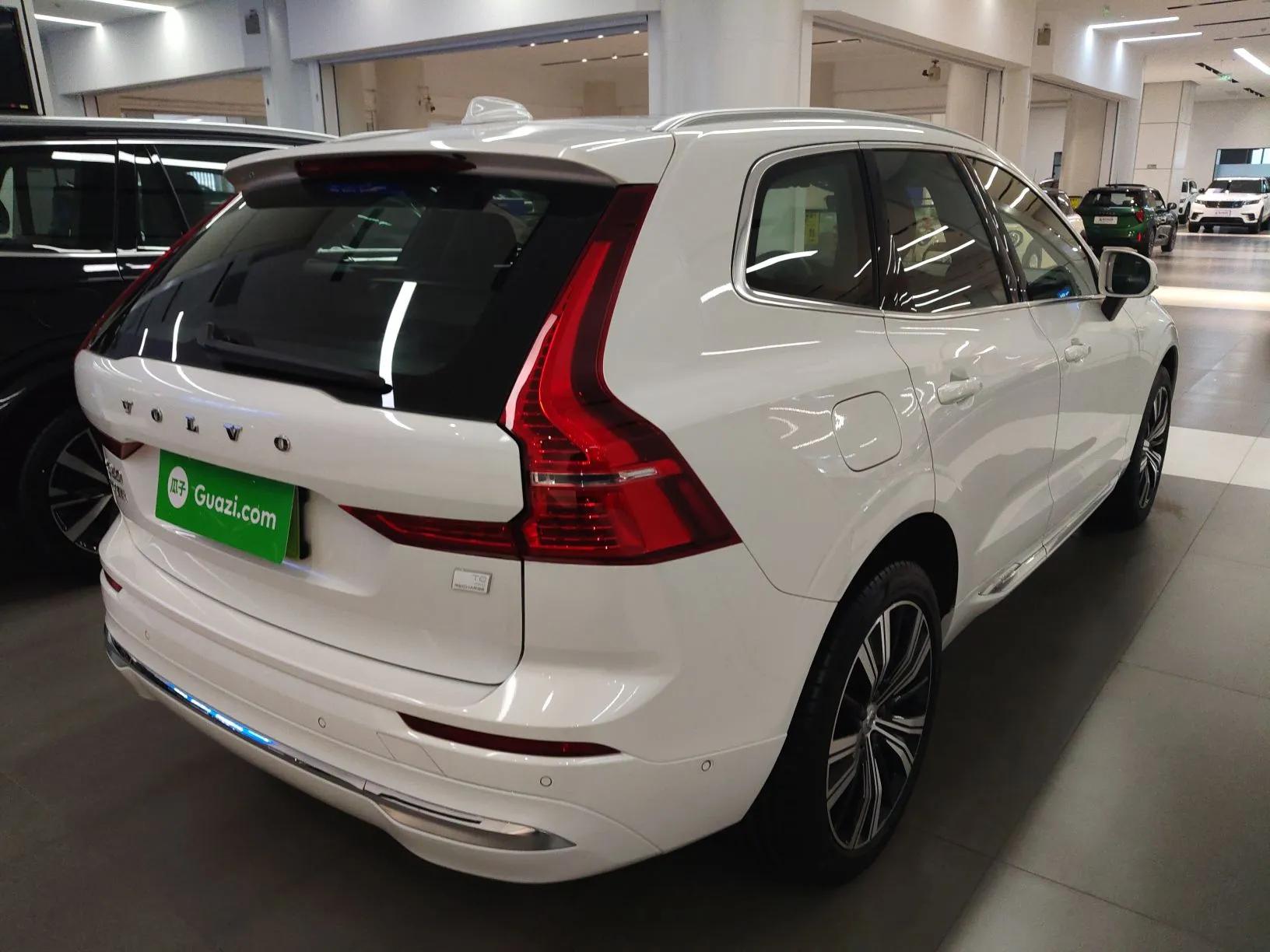 Volvo XC60 New Energy 2023 T8 Plug-in Hybrid Long-Range All-Wheel Drive Smart & Luxurious Enjoyment Edition — миниатюра 4