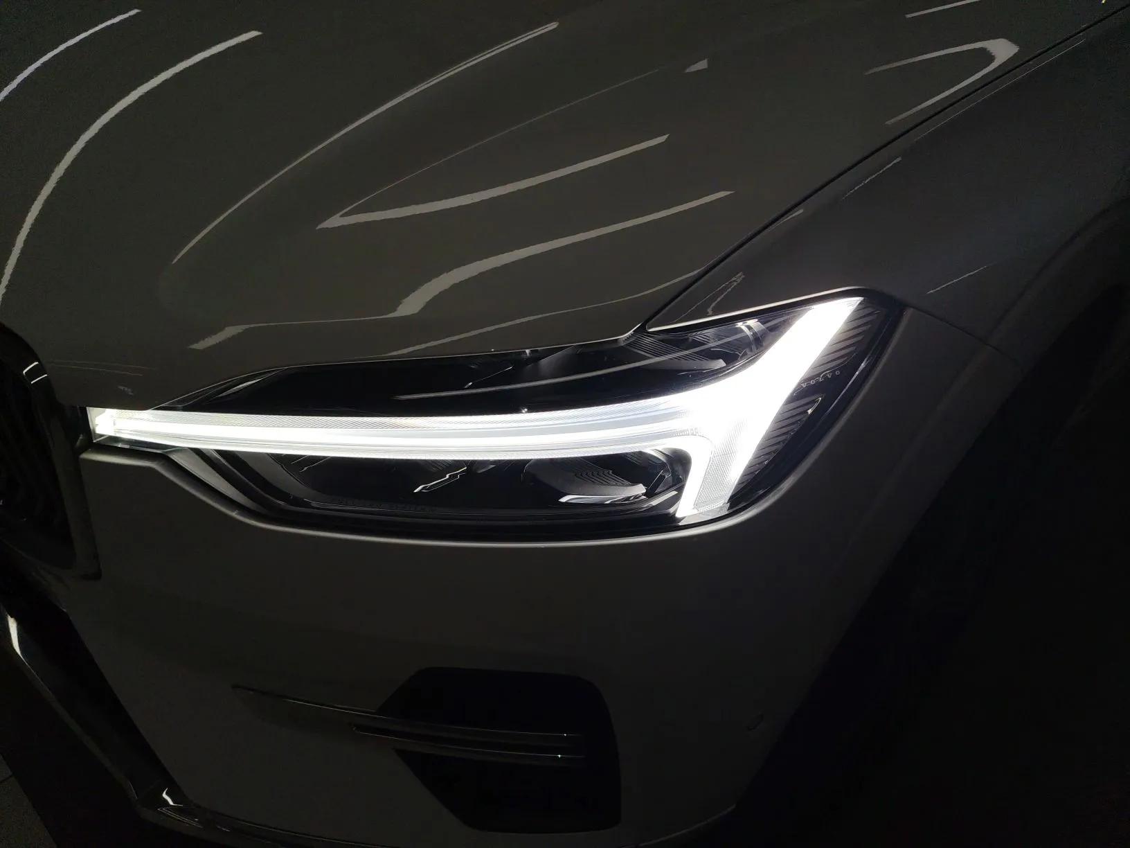 Volvo XC60 New Energy 2023 T8 Plug-in Hybrid Long-Range All-Wheel Drive Smart & Luxurious Enjoyment Edition — миниатюра 5